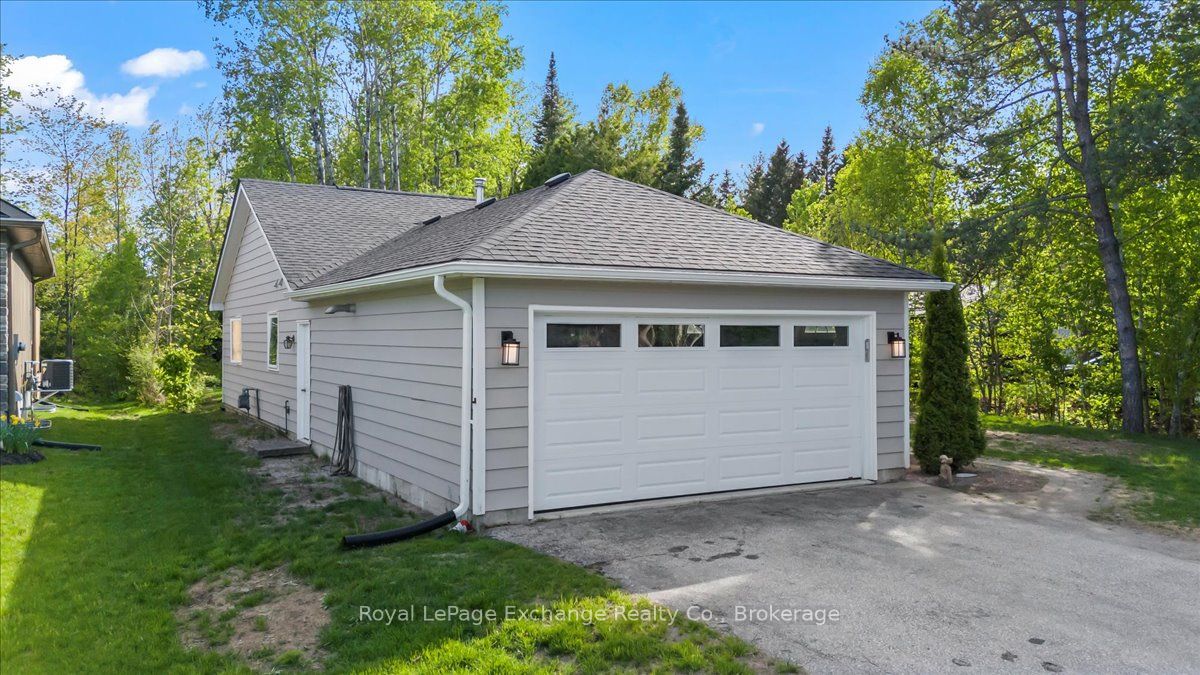 357 Tyendinaga Drive Property Photo 37