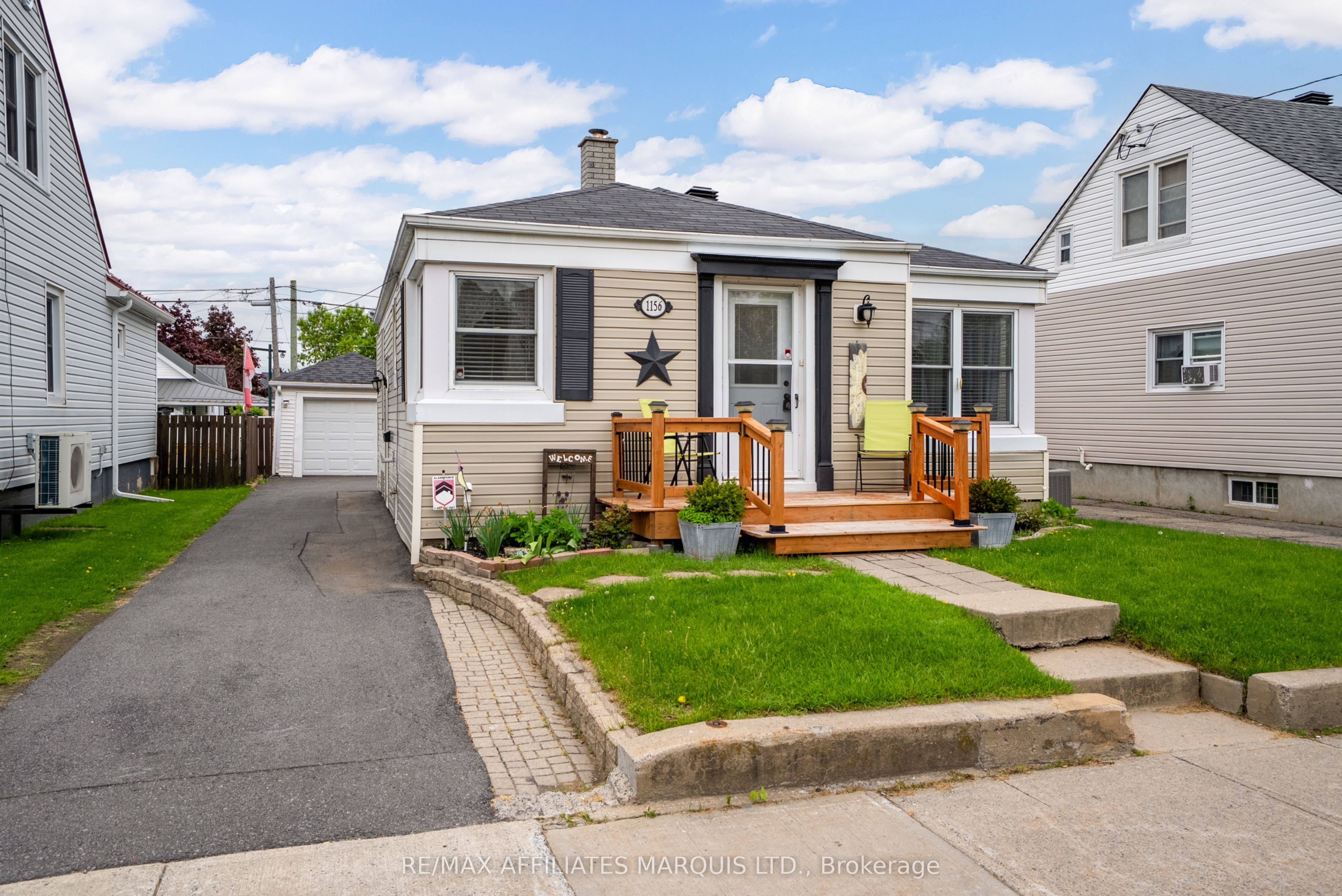 1156 Pitt Street Property Photo 1
