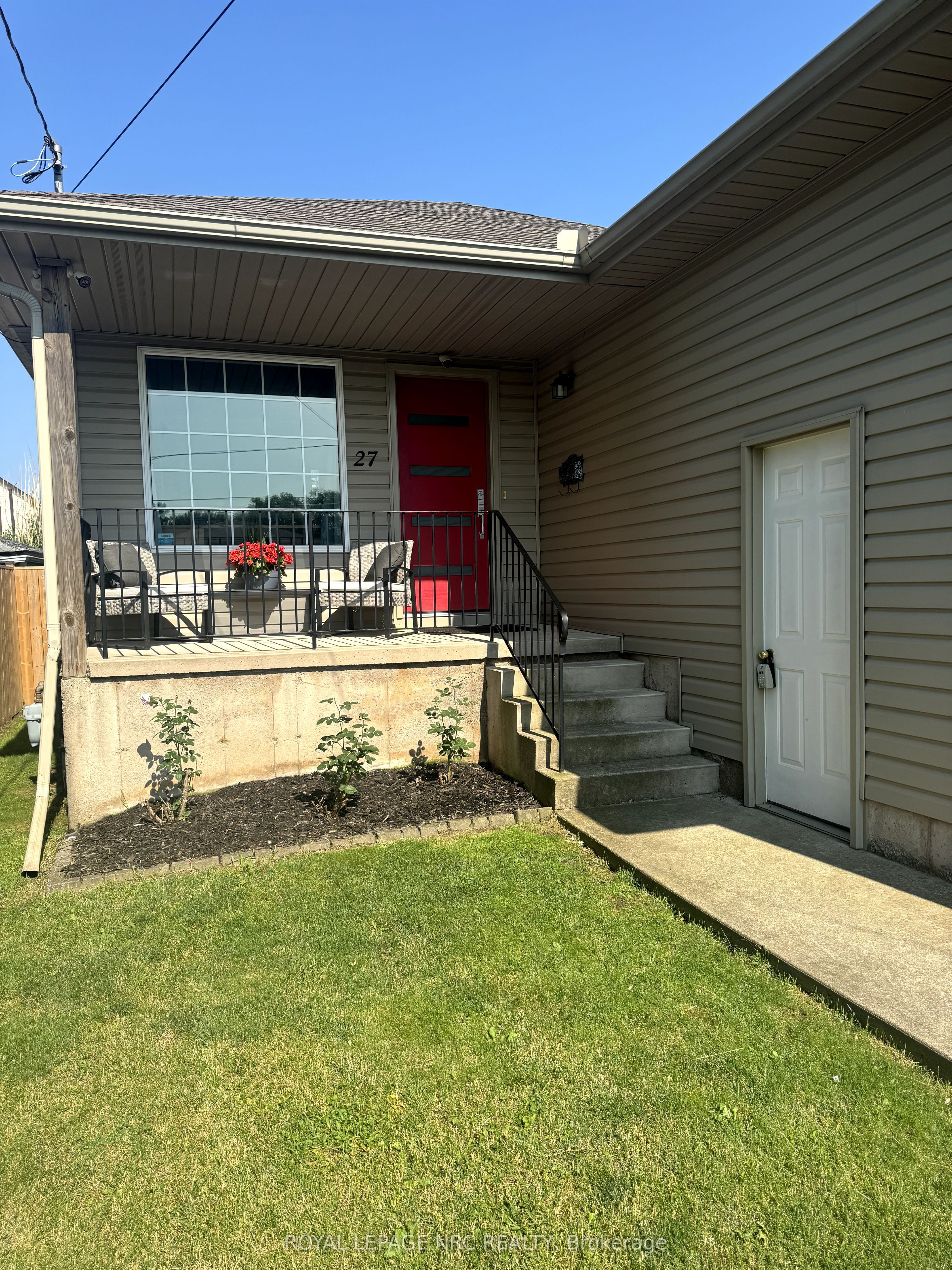 27 Deere Street Property Photo 2