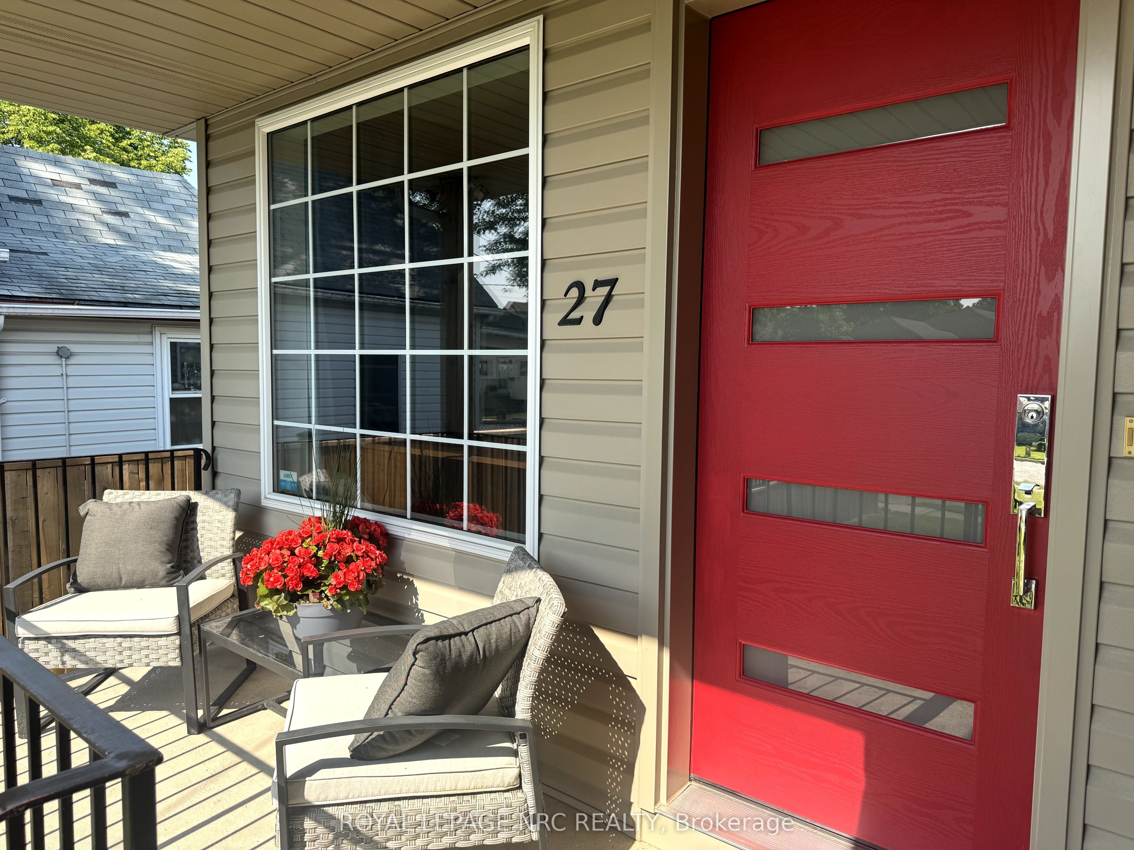 27 Deere Street Property Photo 3