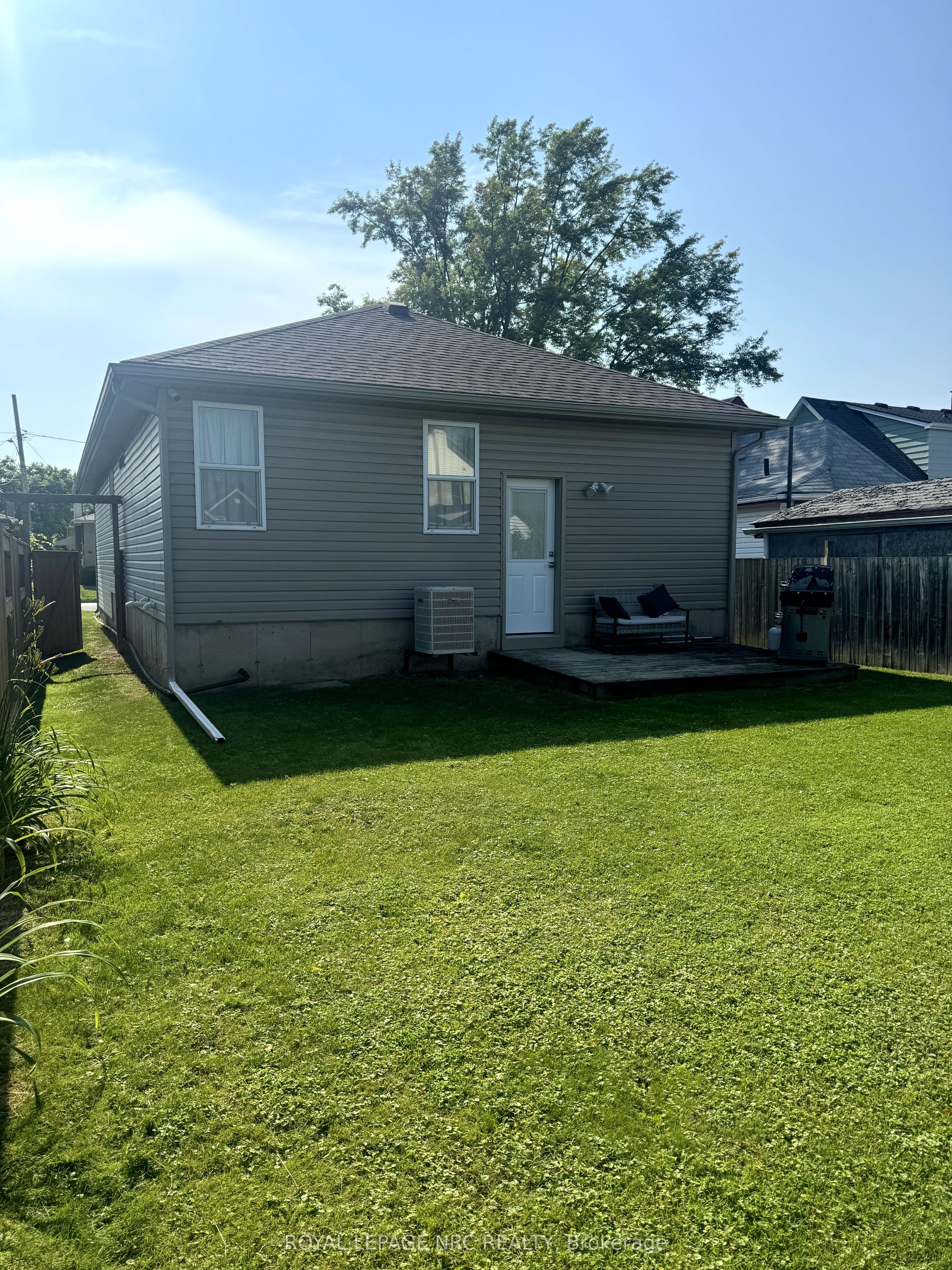 27 Deere Street Property Photo 6