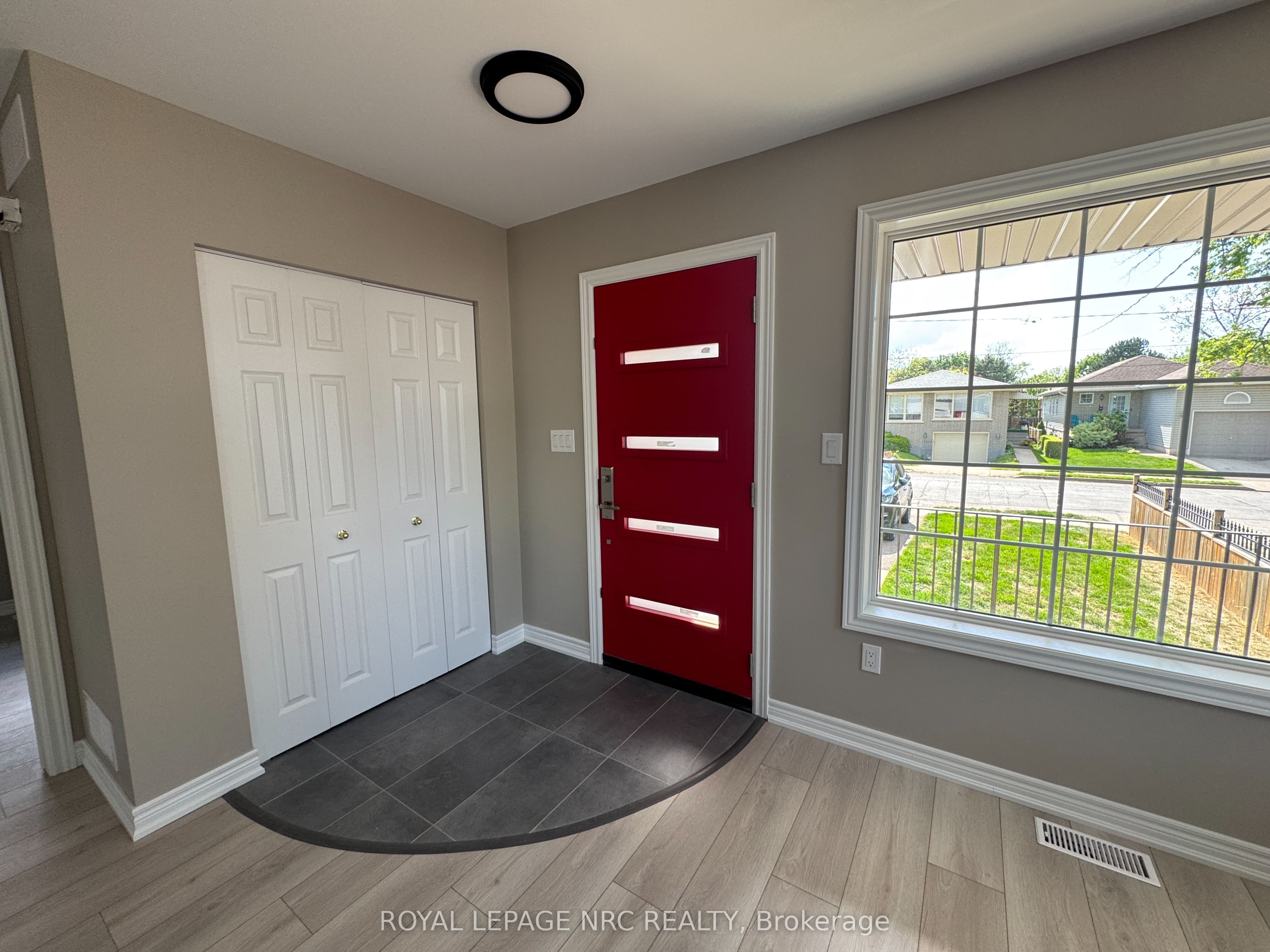 27 Deere Street Property Photo 9