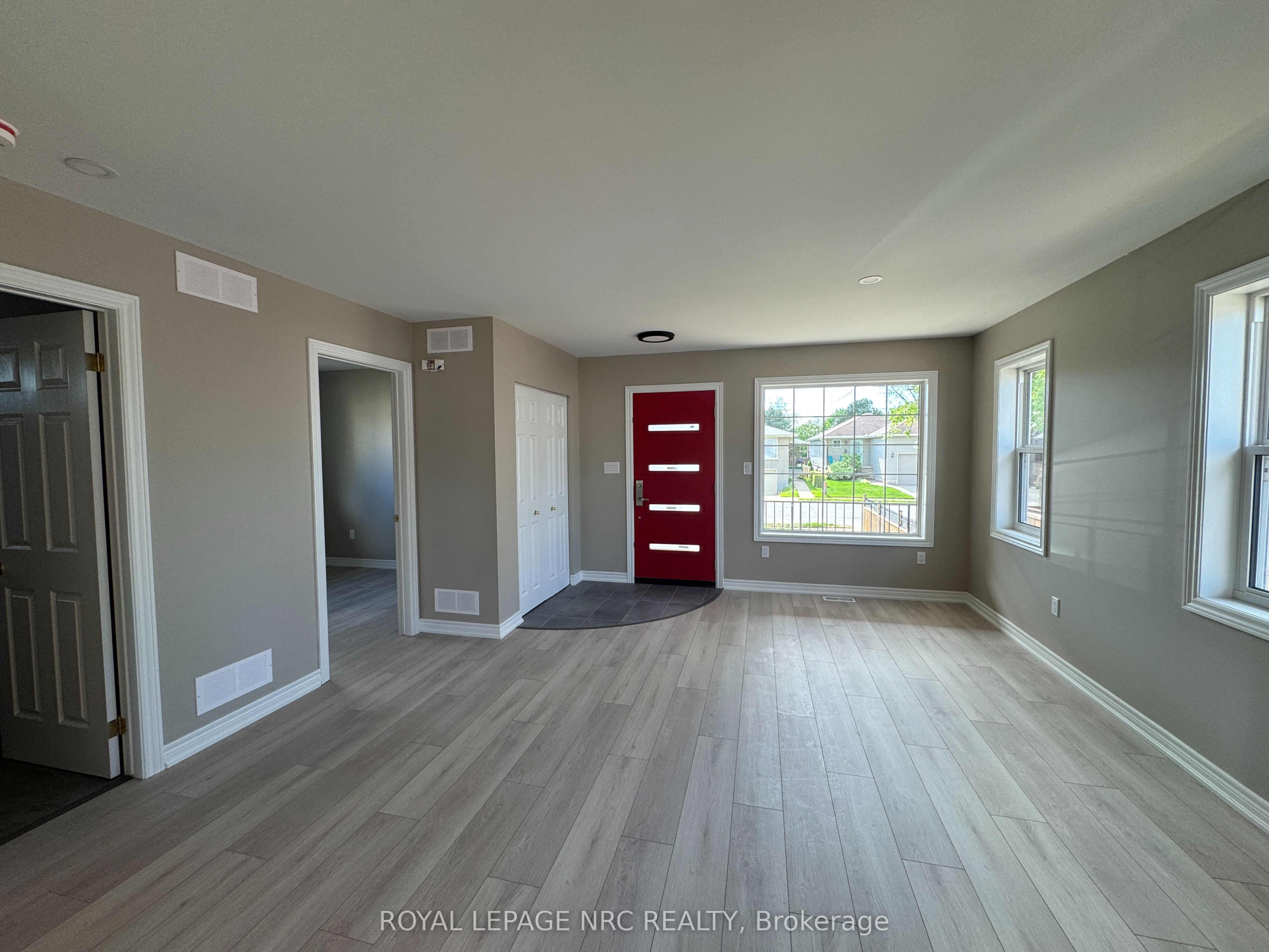 27 Deere Street Property Photo 10