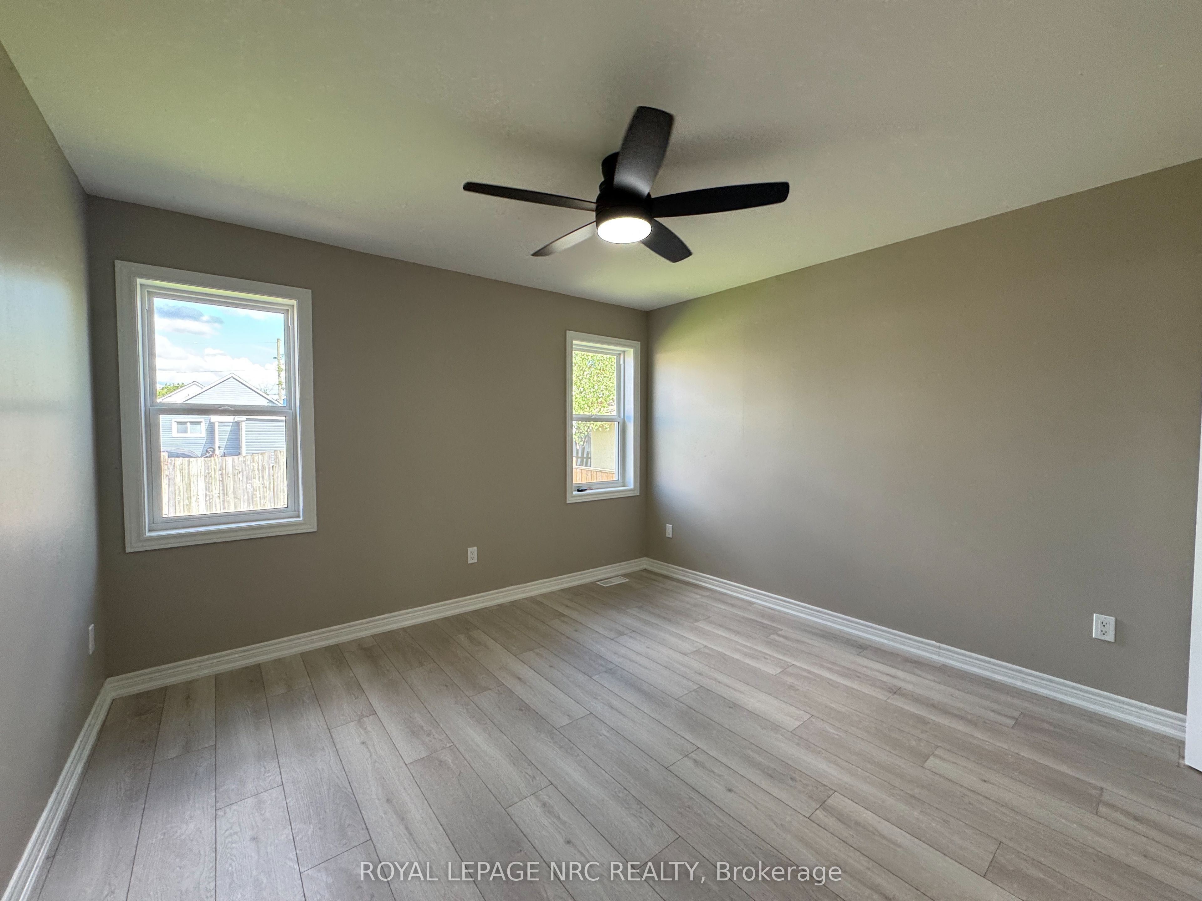 27 Deere Street Property Photo 18