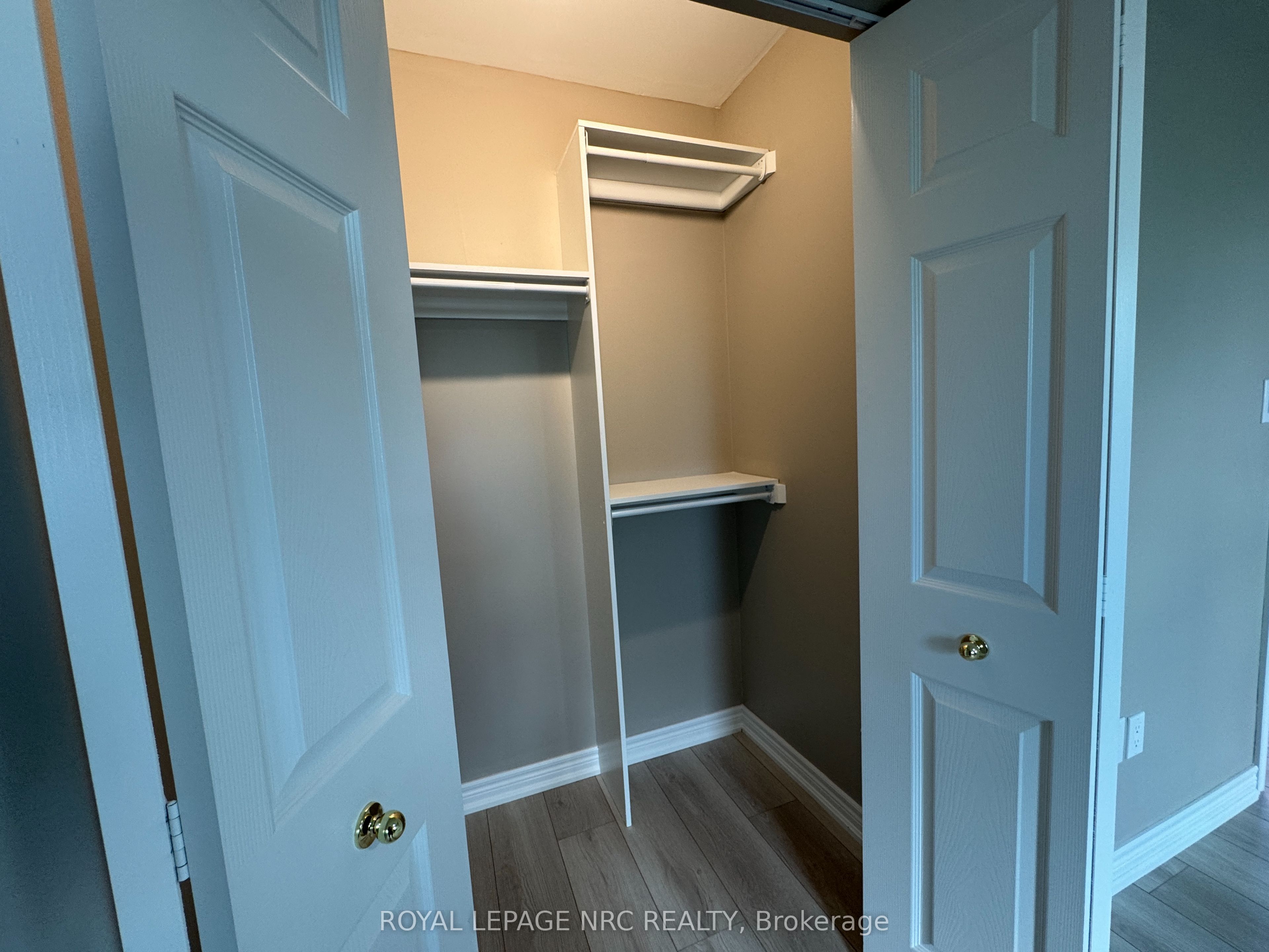 27 Deere Street Property Photo 19