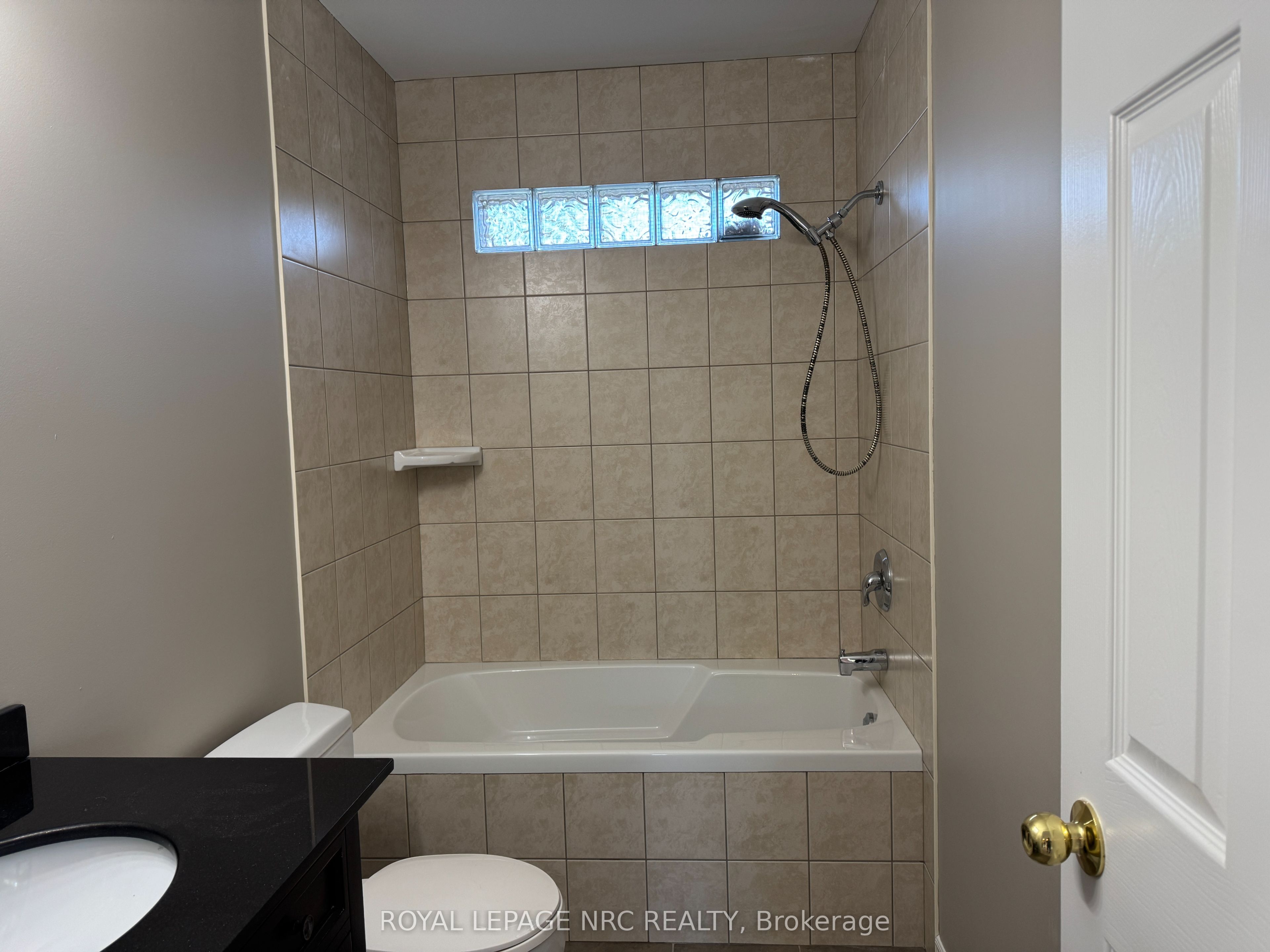 27 Deere Street Property Photo 21