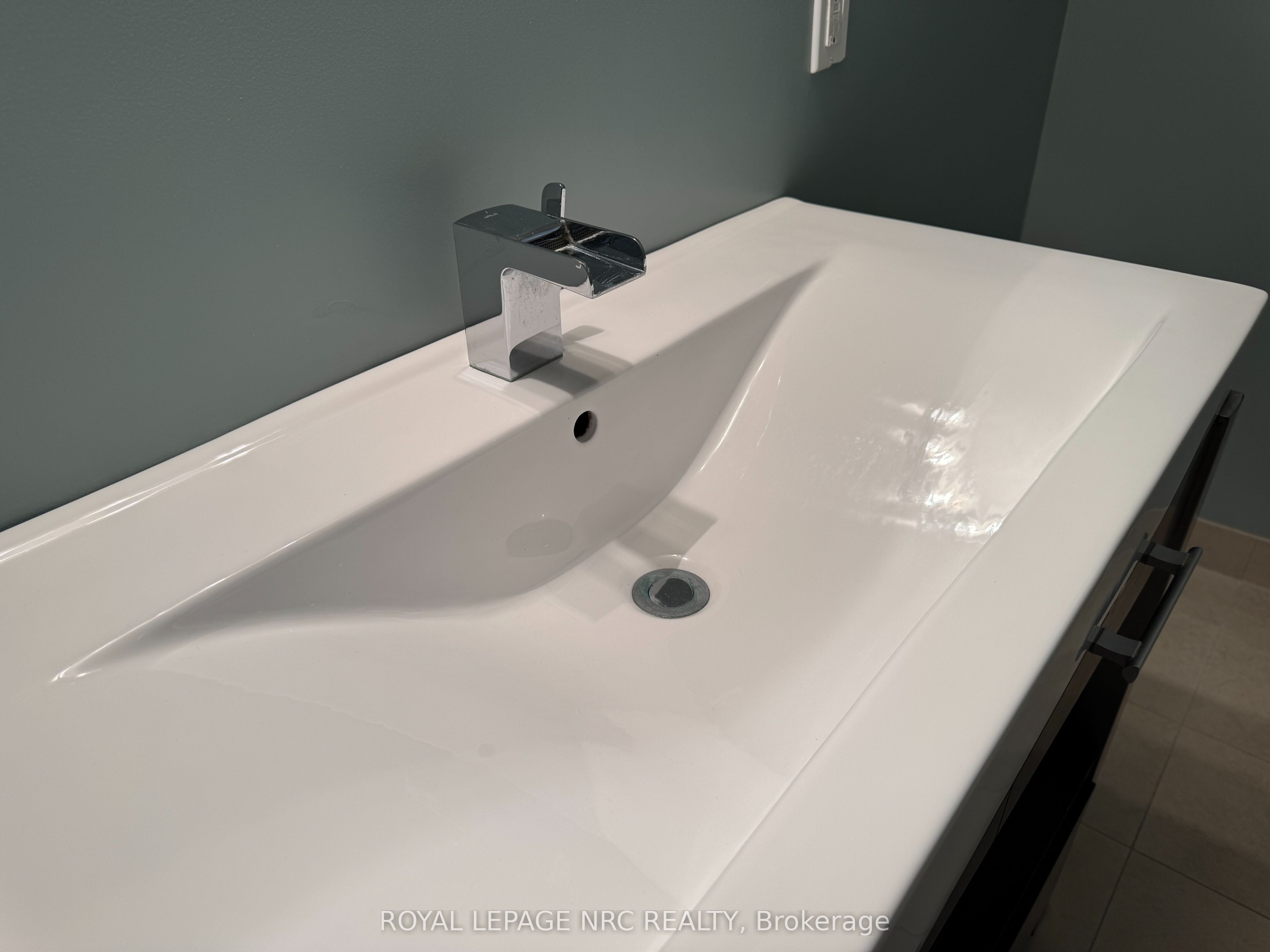 27 Deere Street Property Photo 23