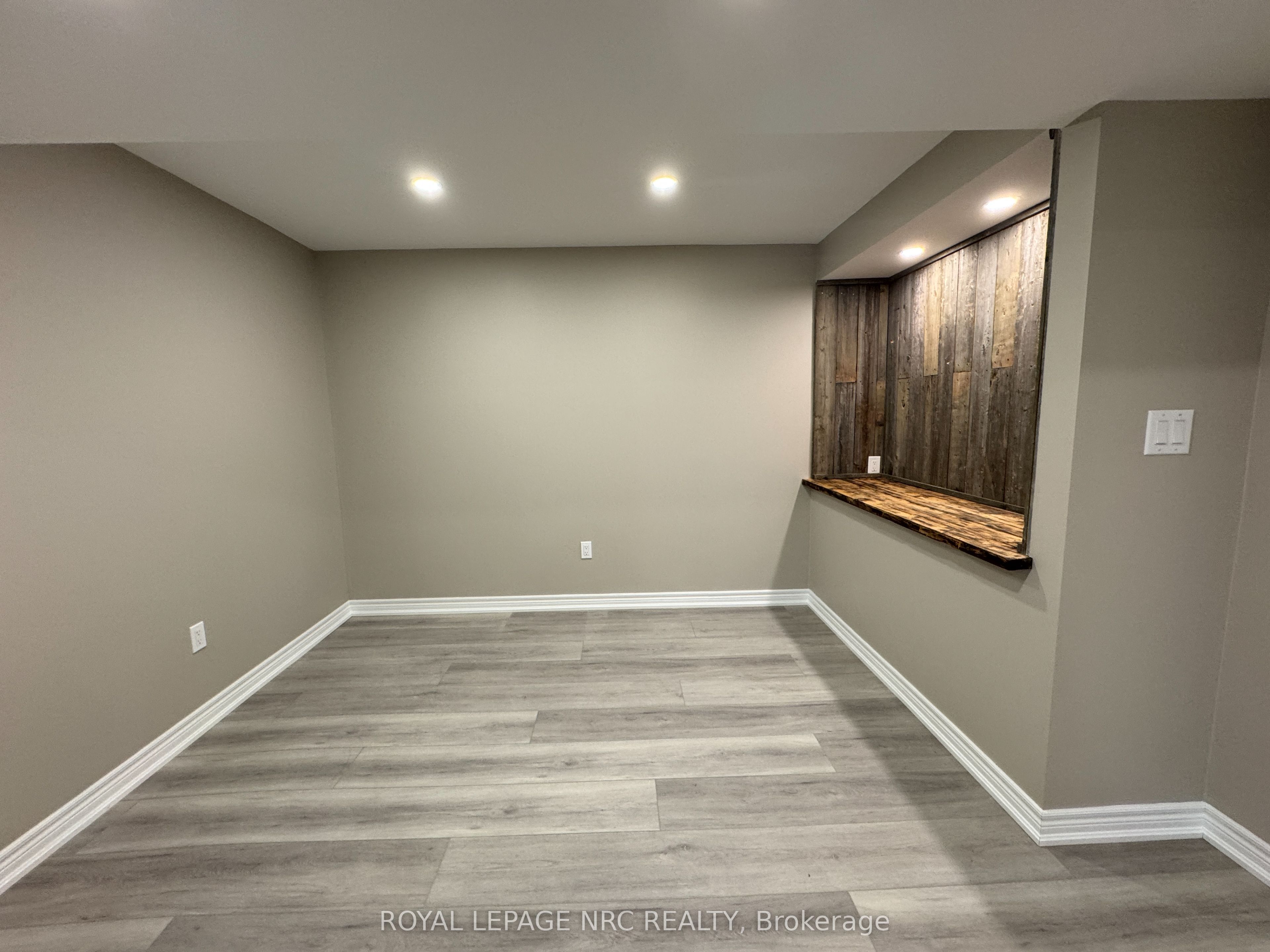 27 Deere Street Property Photo 25