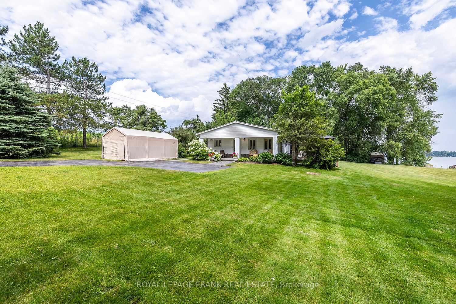 46 Lakeview Boulevard Property Photo 5
