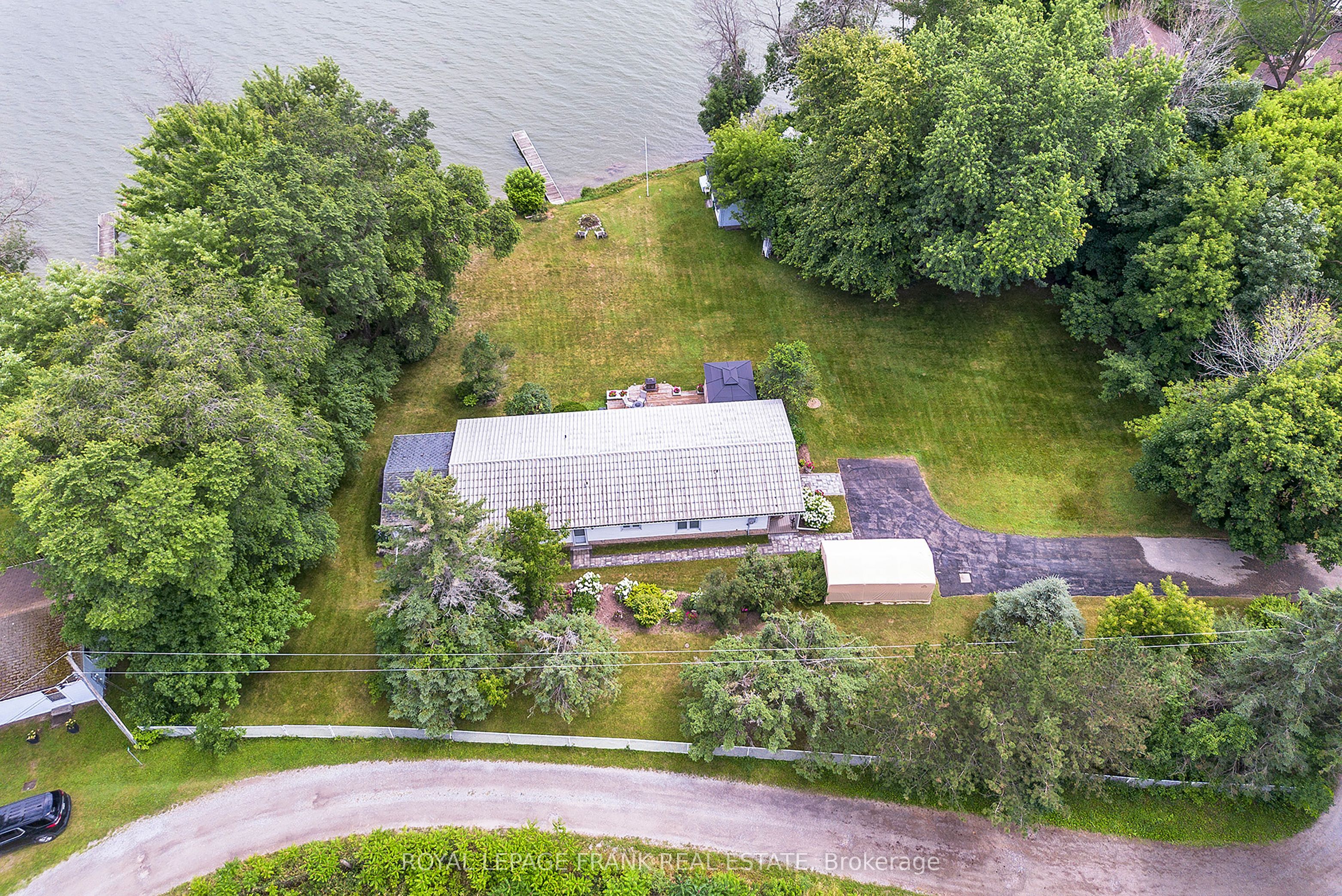 46 Lakeview Boulevard Property Photo 7