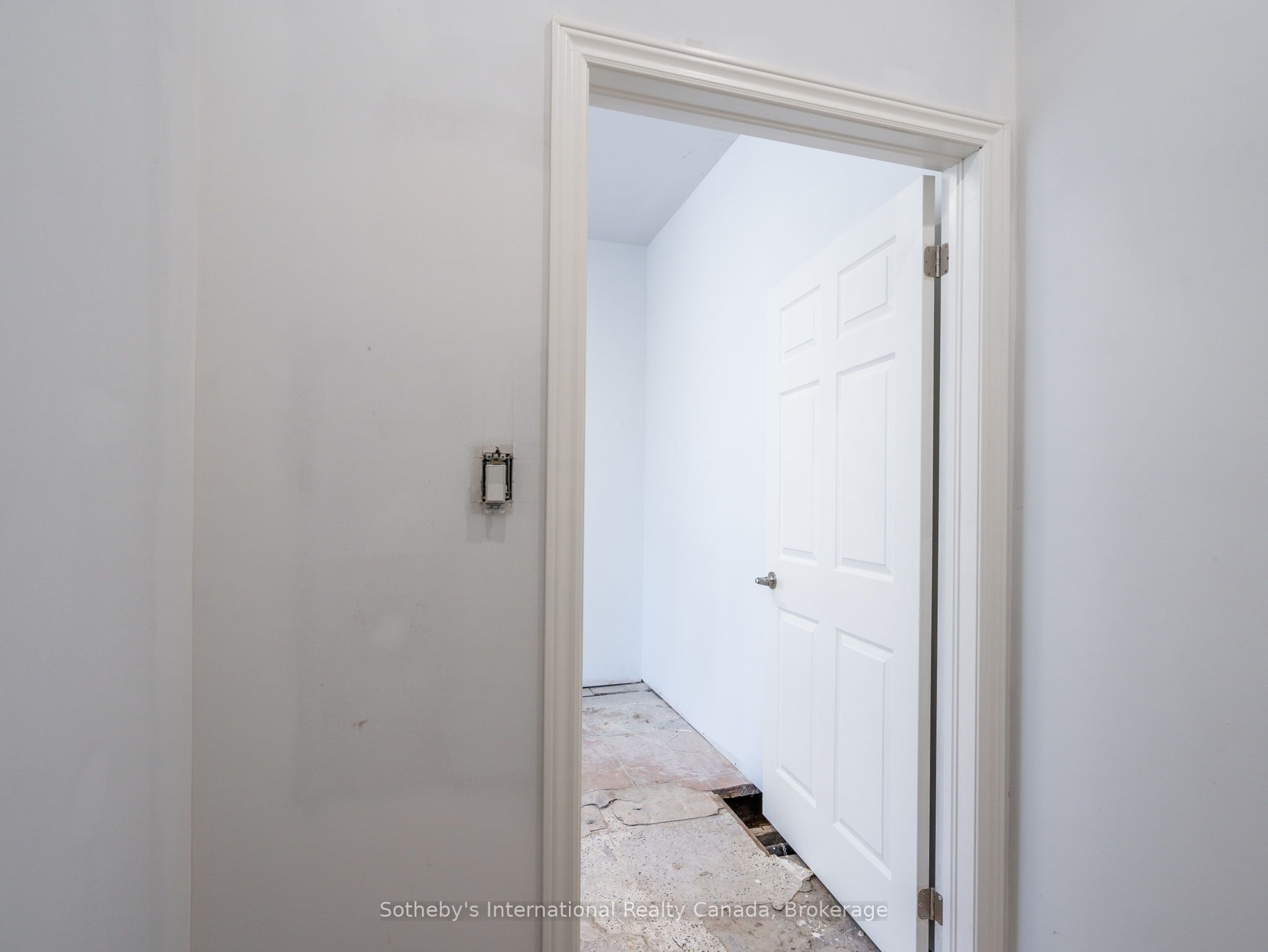 681 Barton Street East Street E Property Photo 14