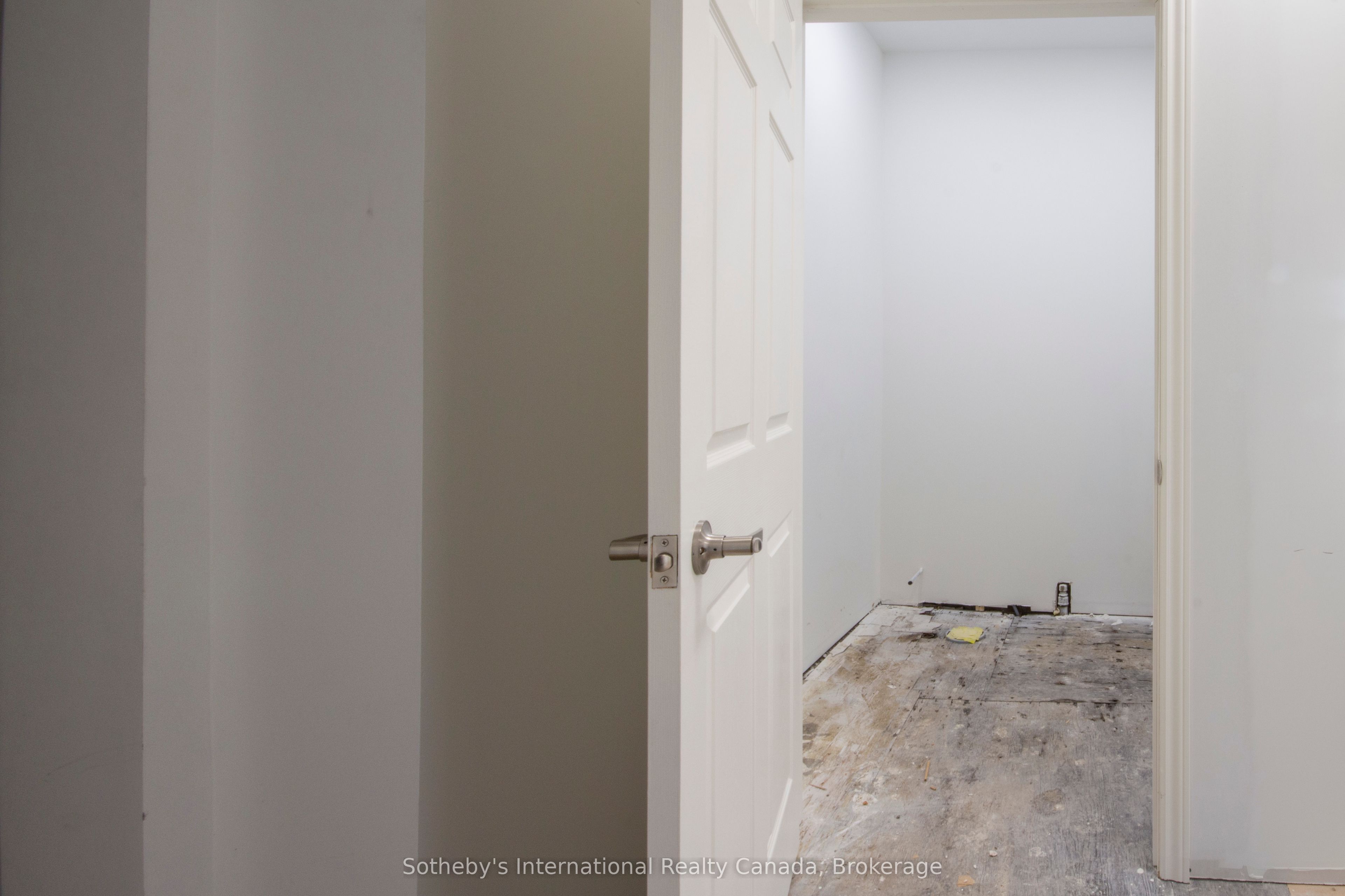 677 Barton Street Main Property Photo 6