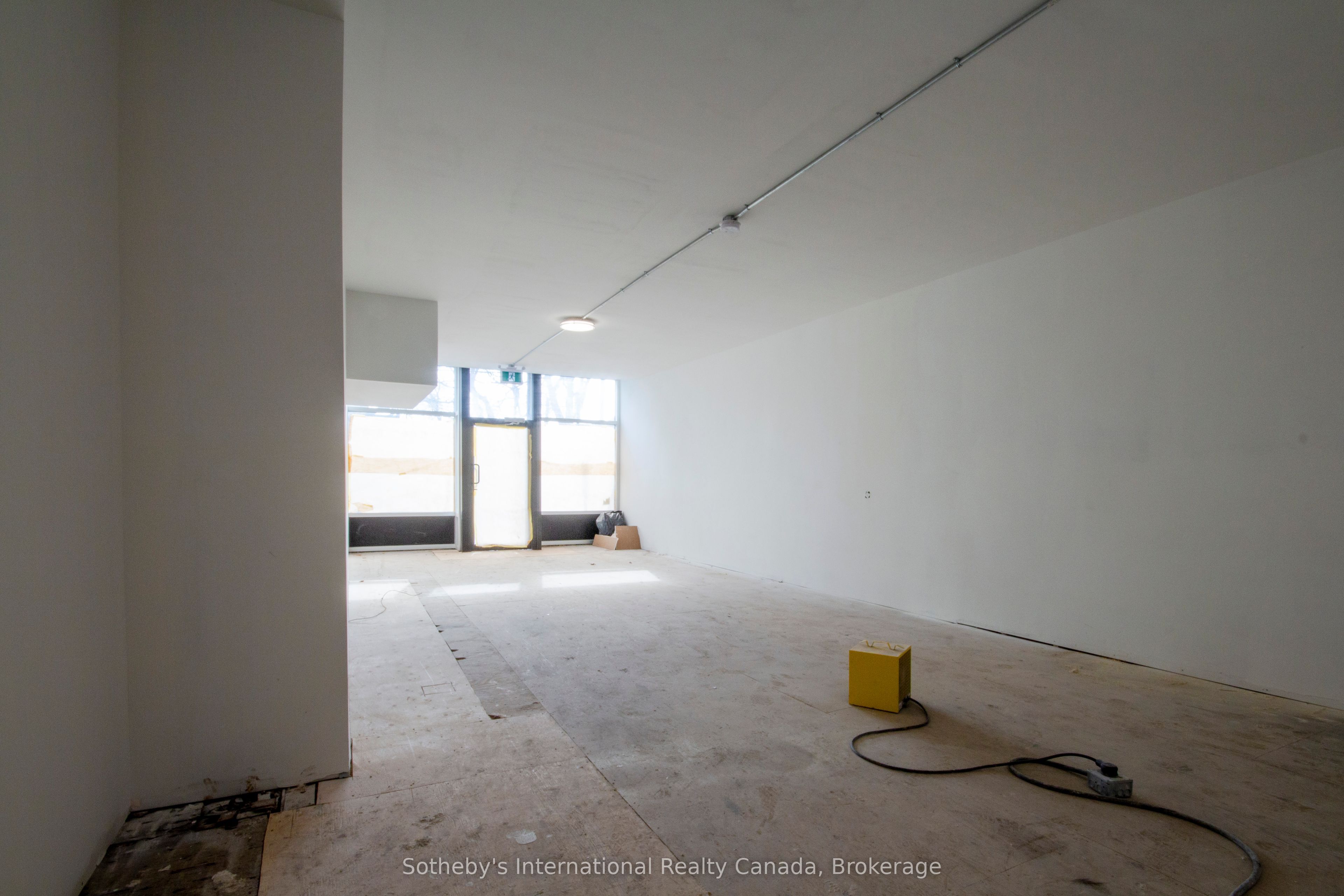 677 Barton Street Main Property Photo 9