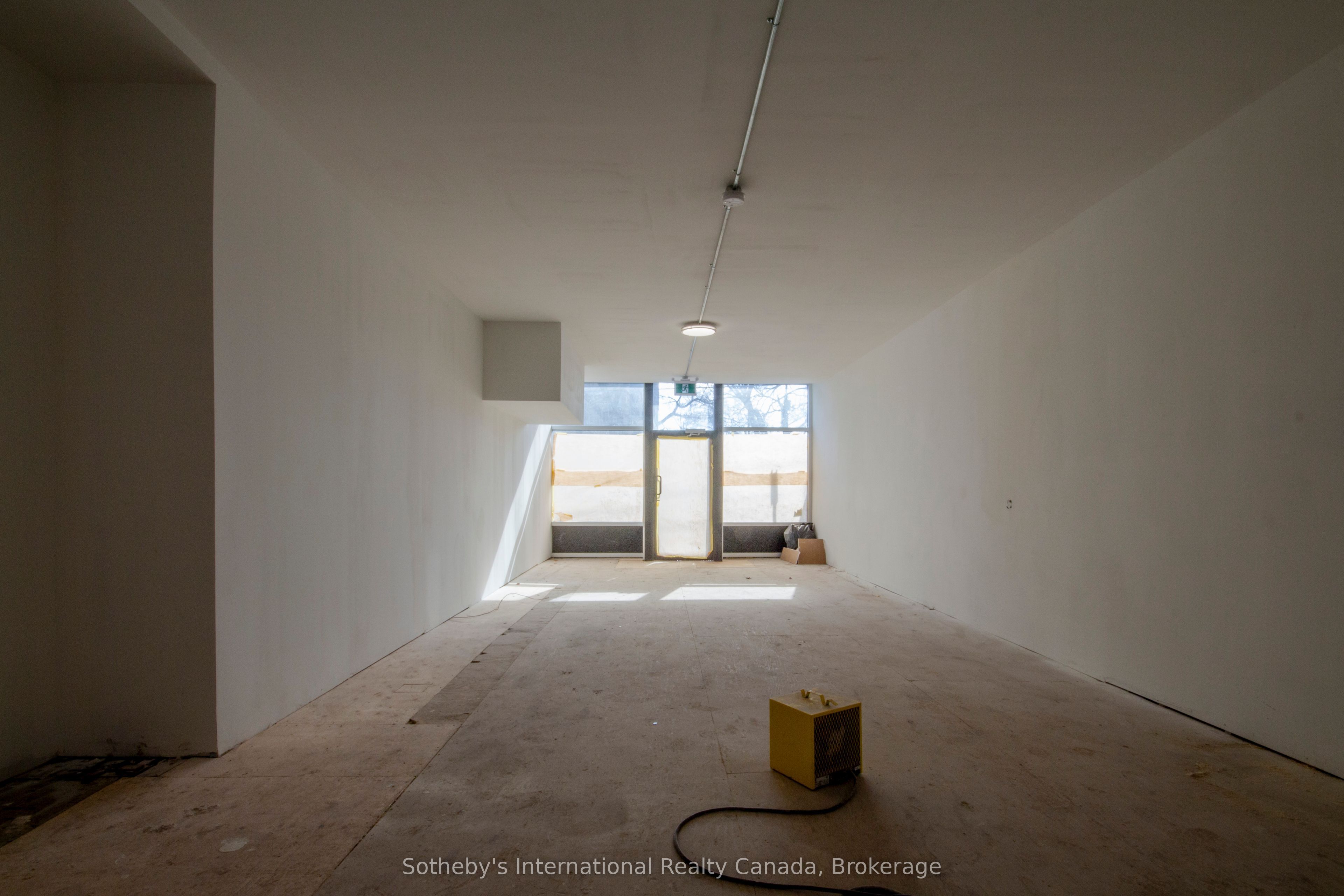 677 Barton Street Main Property Photo 10