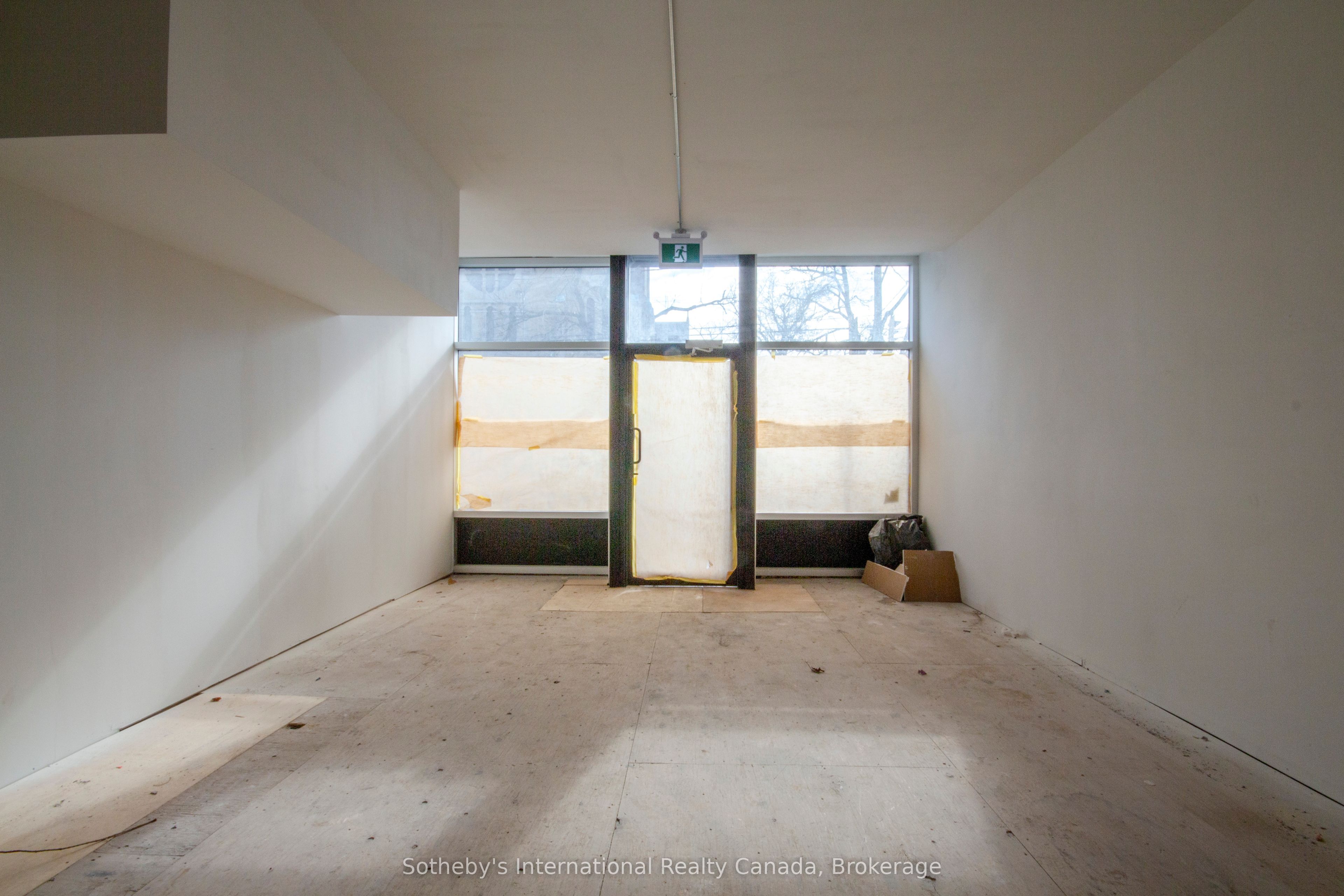 677 Barton Street Main Property Photo 12