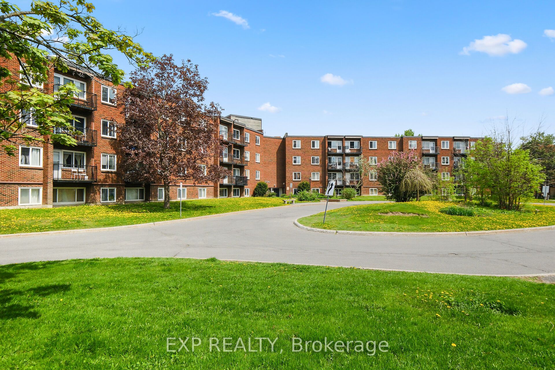 #305b - 2041 Arrowsmith Drive Property Photo