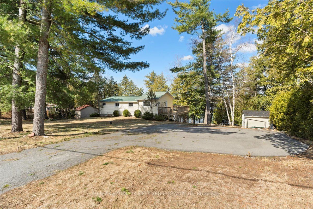 139 Neville Pt Road Property Photo 2