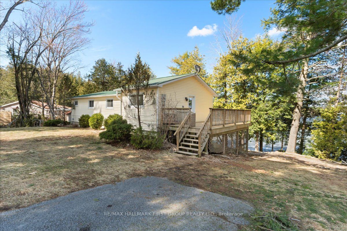 139 Neville Pt Road Property Photo 3