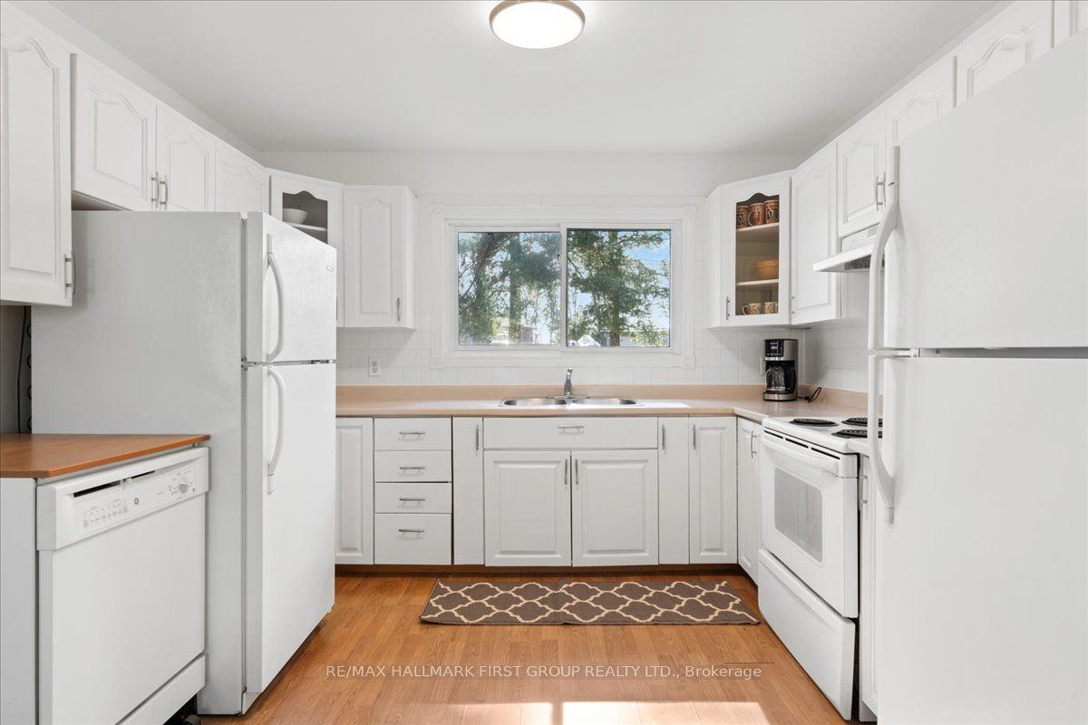 139 Neville Pt Road Property Photo 4