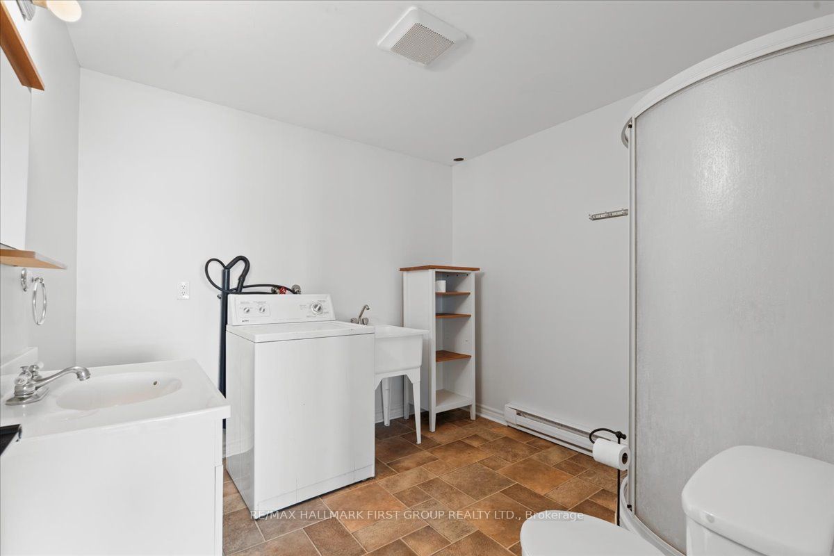 139 Neville Pt Road Property Photo 17