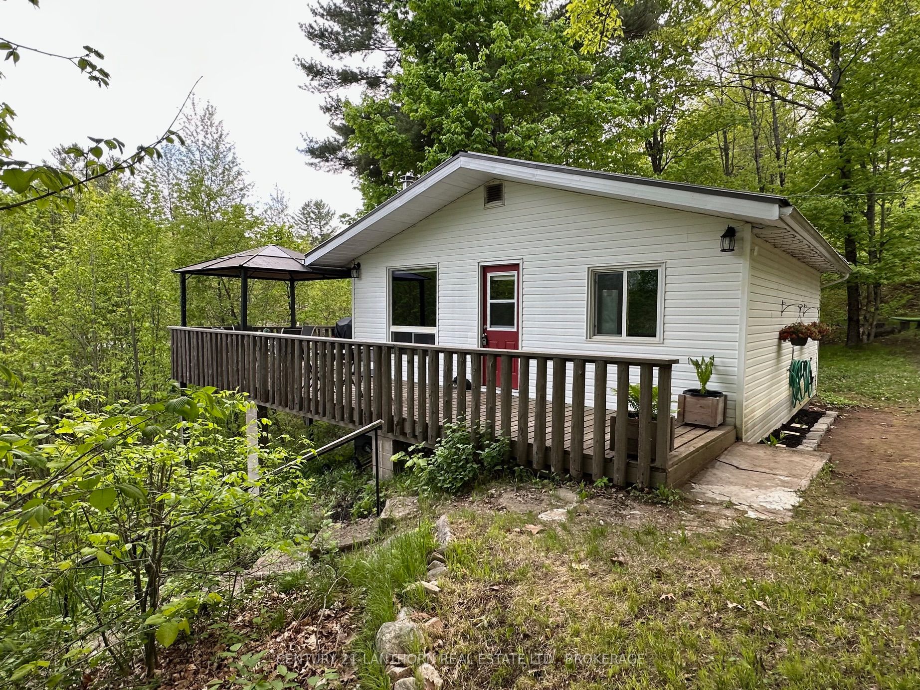 1024 Harrington Ln Property Photo 1