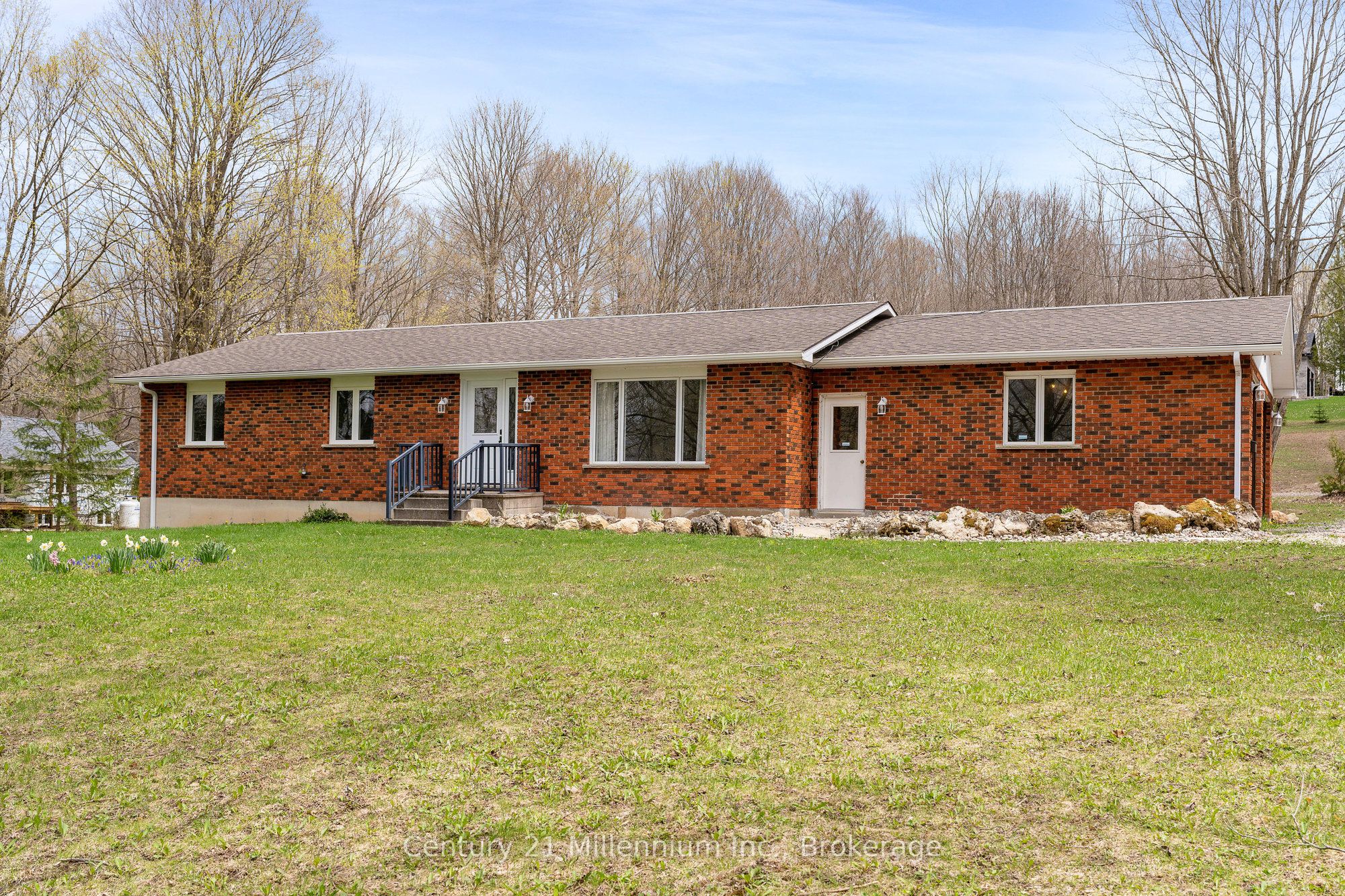 205 Napoleon St Property Photo 1