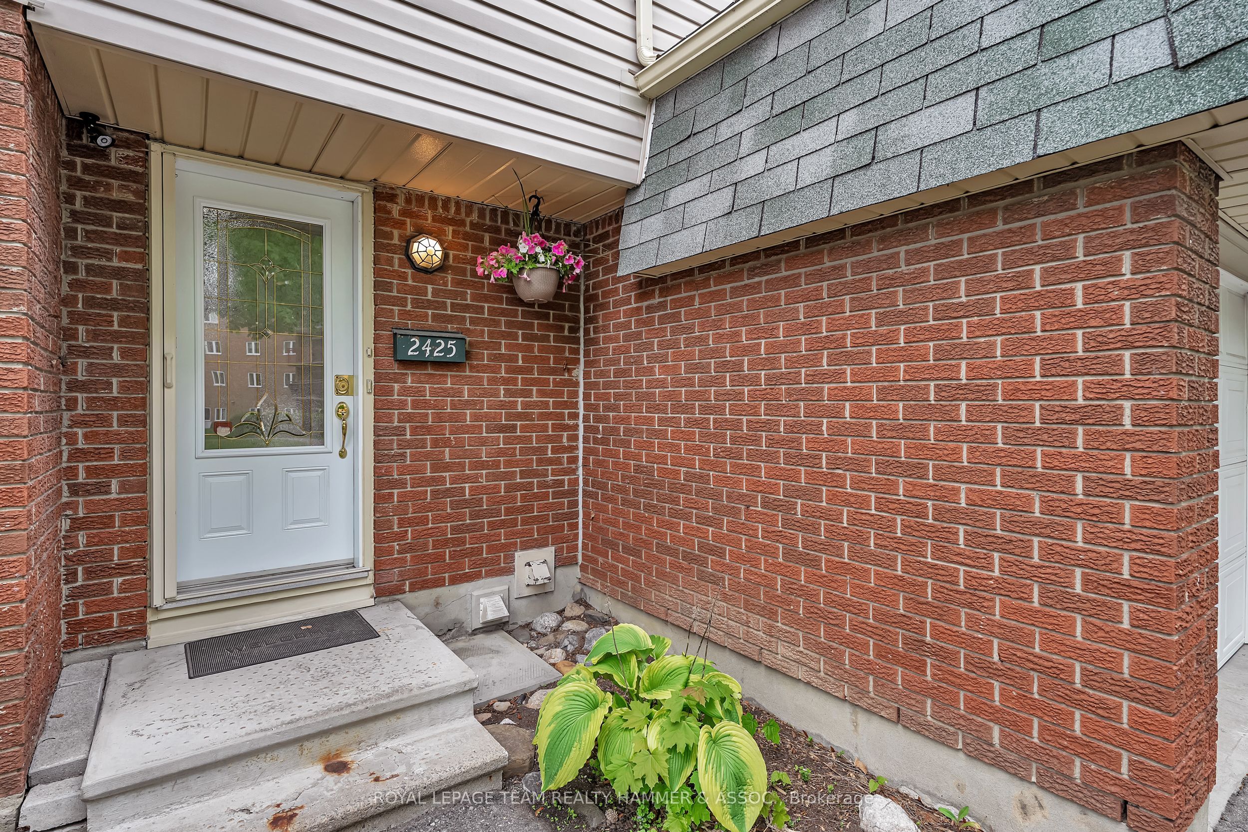 2425 Southvale Crescent Property Photo 1