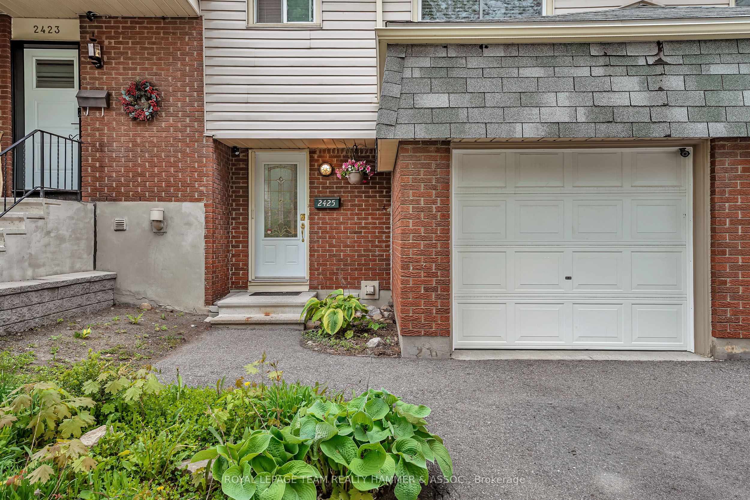 2425 Southvale Crescent Property Photo 3