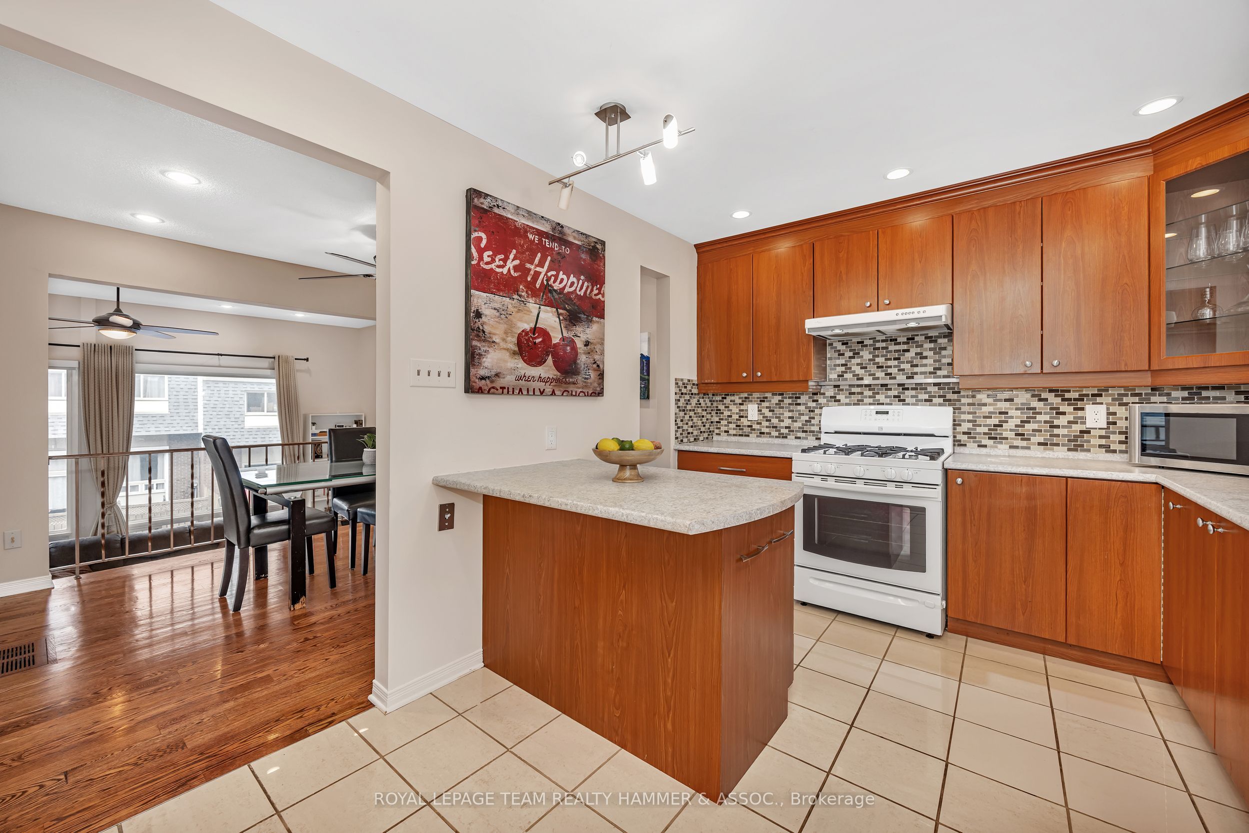 2425 Southvale Crescent Property Photo 11