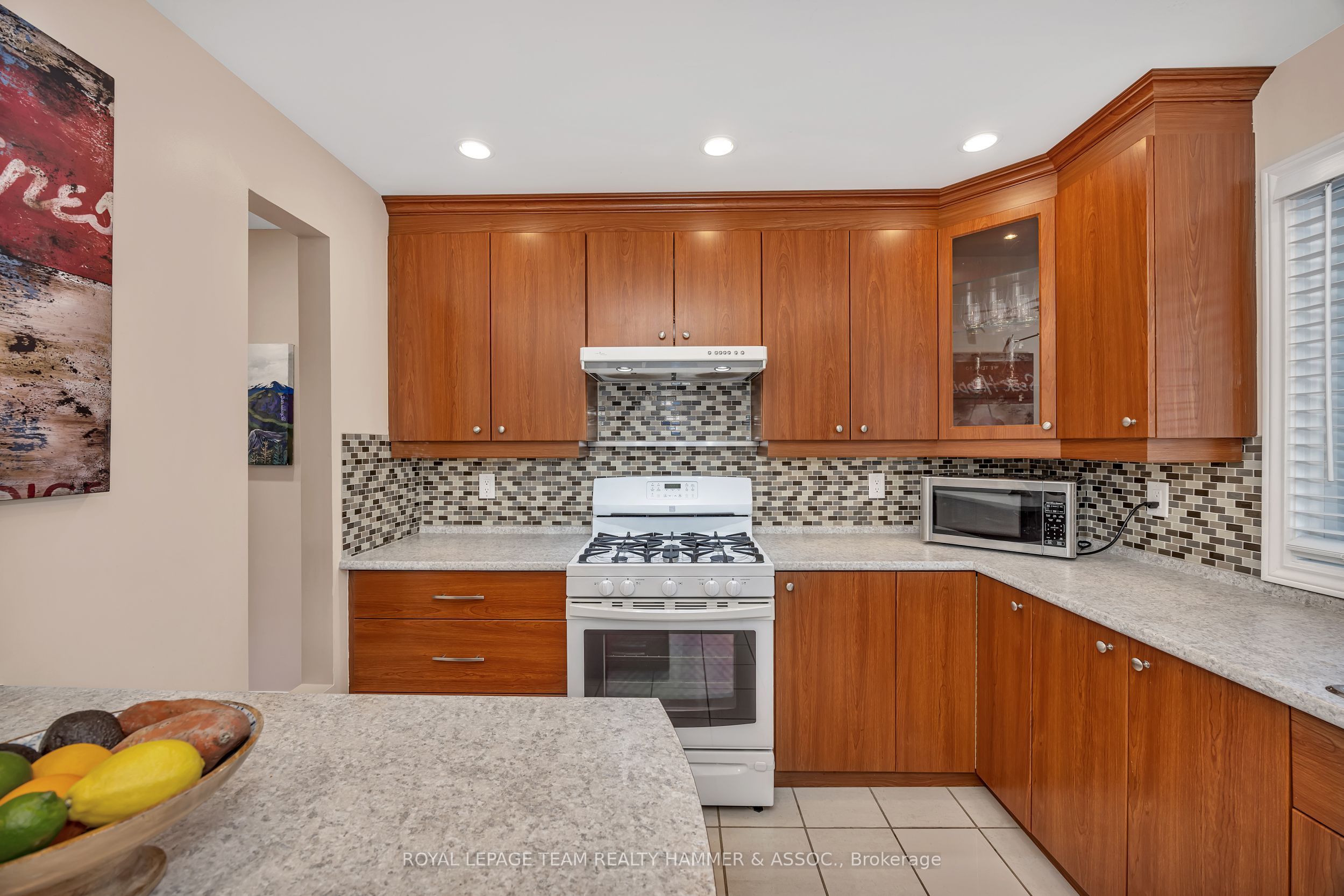 2425 Southvale Crescent Property Photo 14
