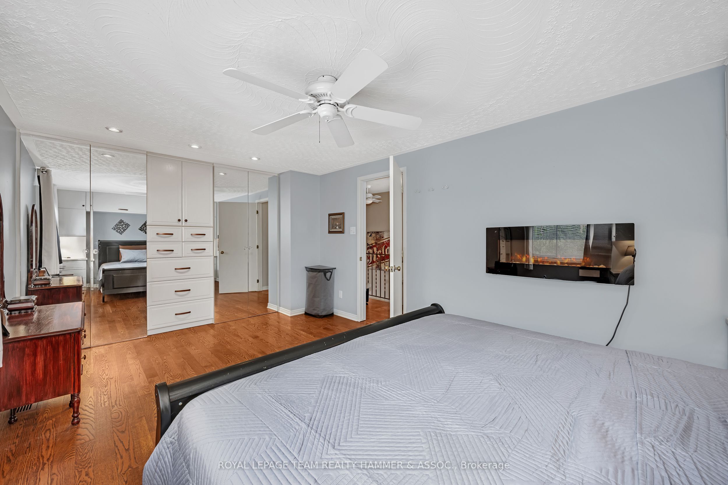 2425 Southvale Crescent Property Photo 18