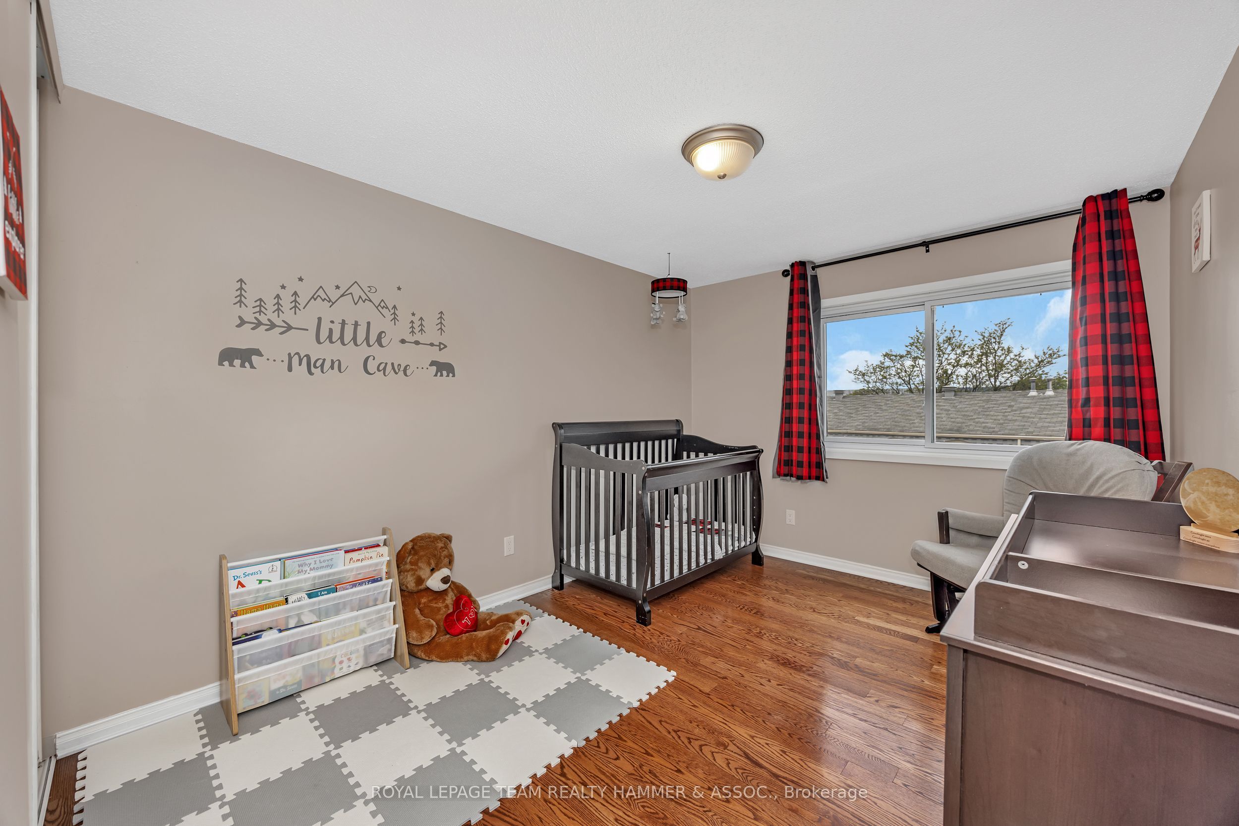 2425 Southvale Crescent Property Photo 19
