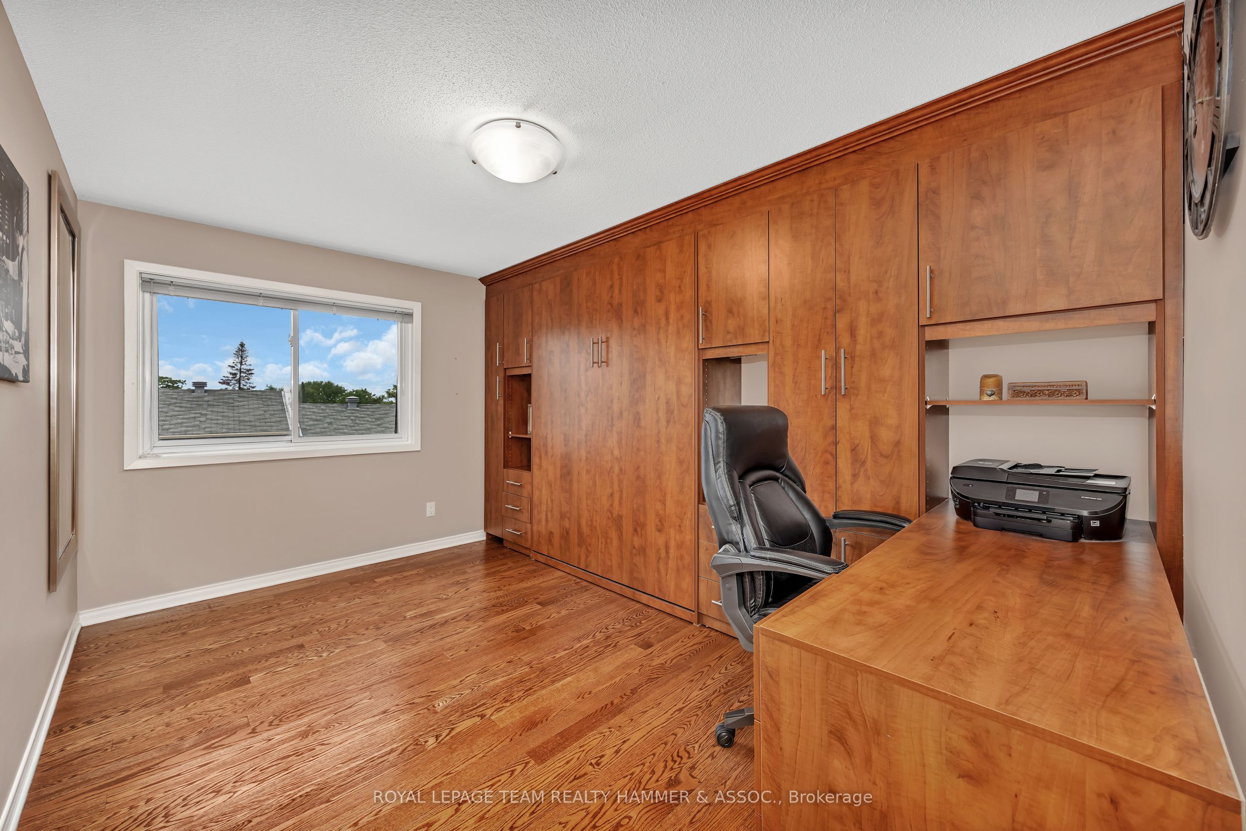2425 Southvale Crescent Property Photo 21