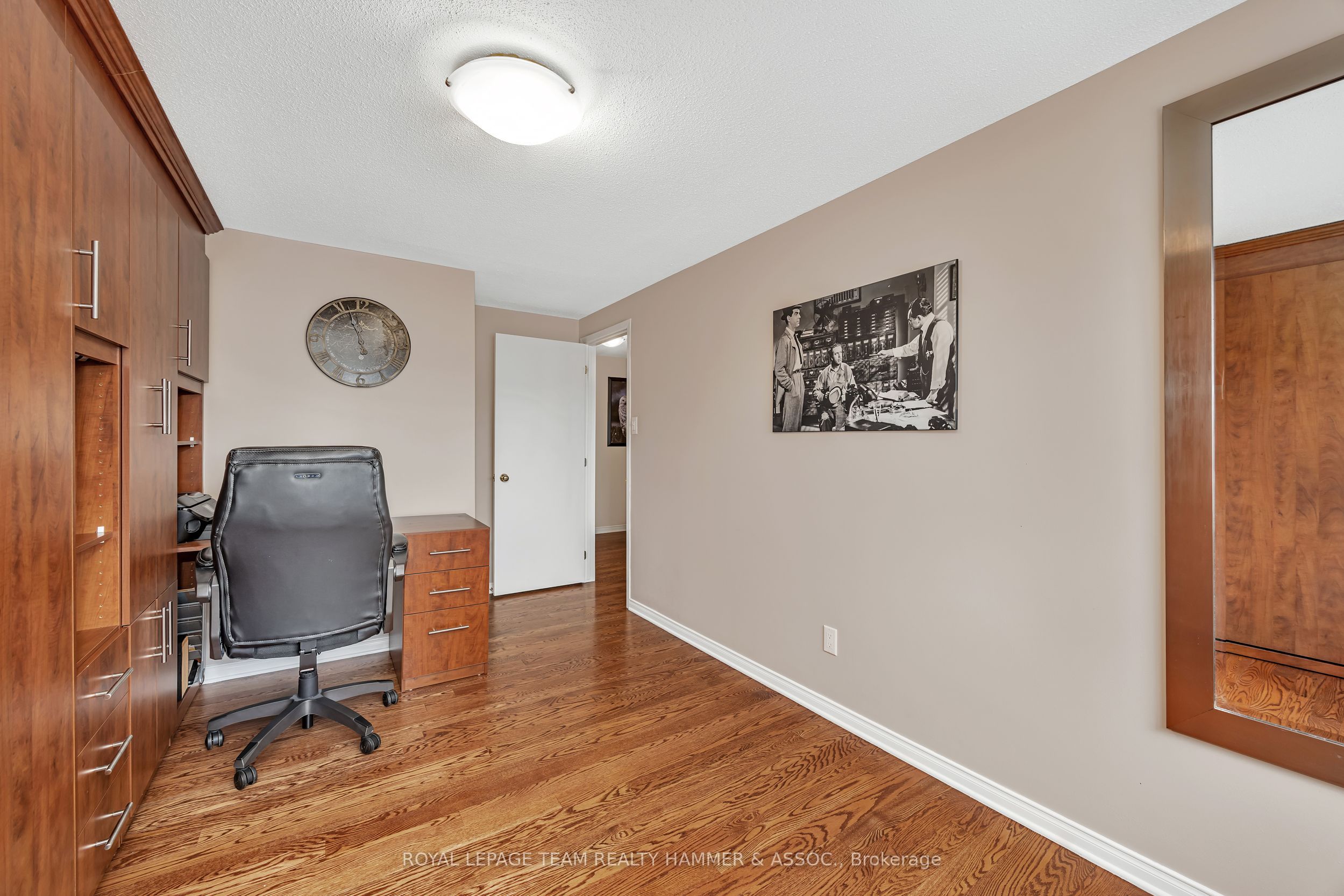 2425 Southvale Crescent Property Photo 22