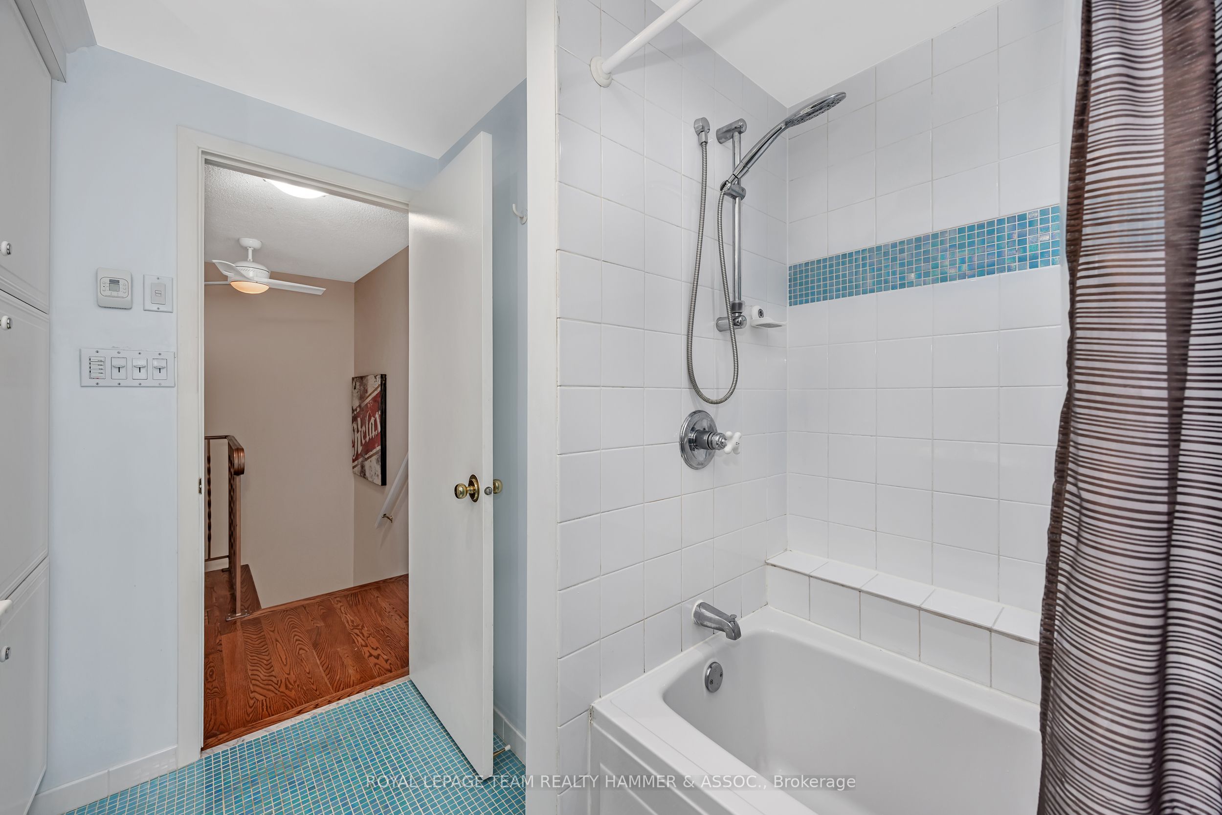 2425 Southvale Crescent Property Photo 24