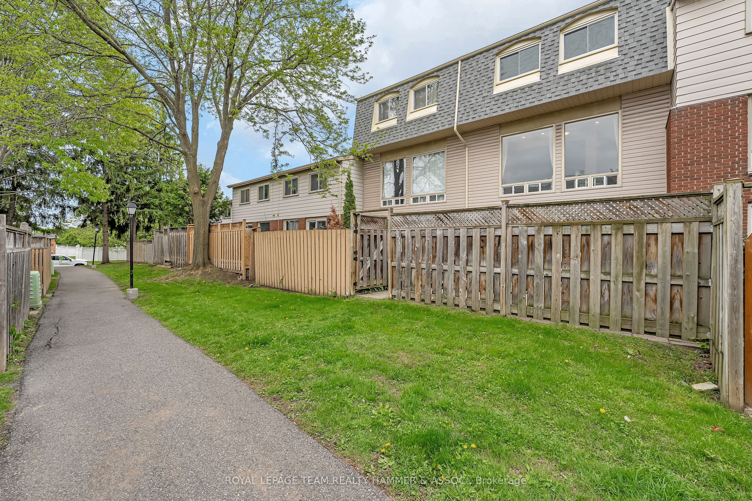 2425 Southvale Crescent Property Photo 30
