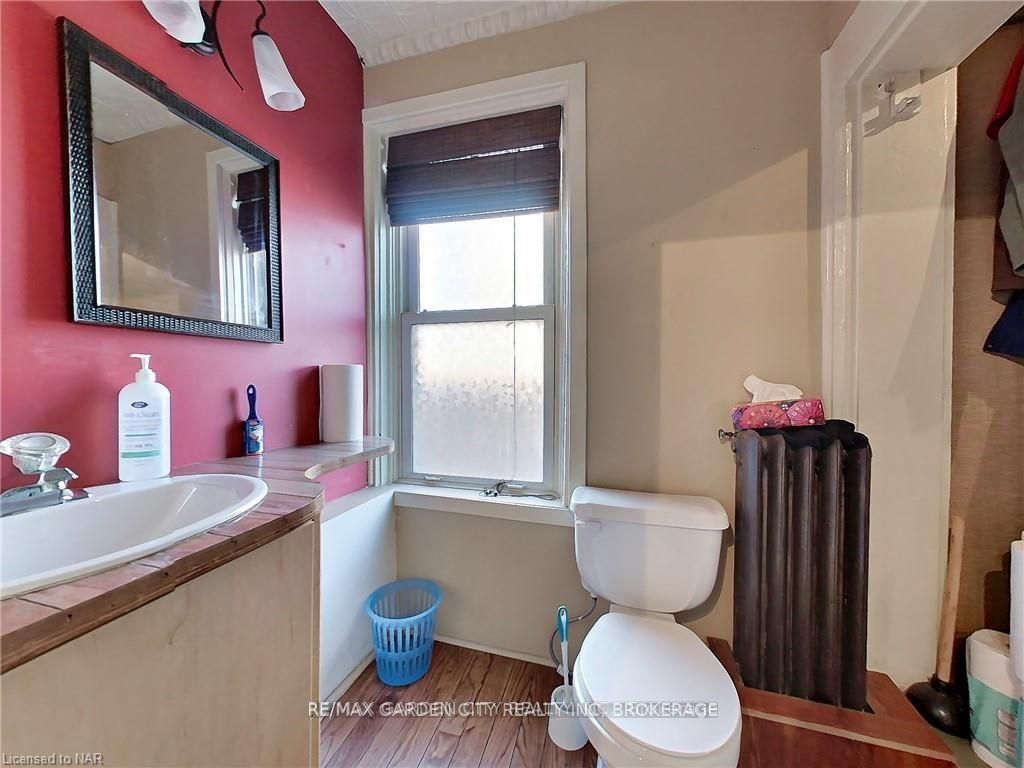 37 Church St Property Photo 13