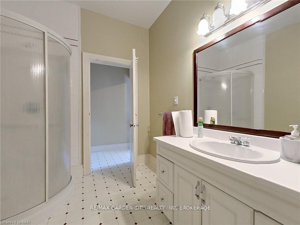 37 Church St Property Photo 15