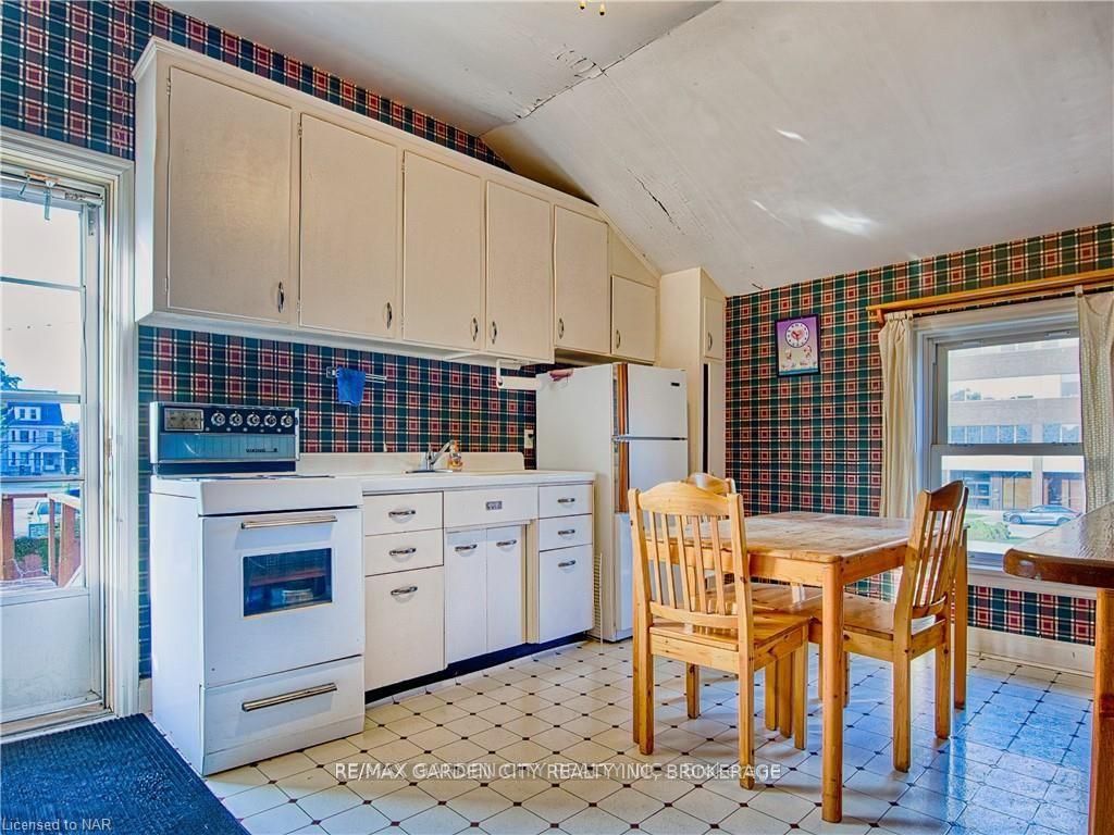 37 Church St Property Photo 16