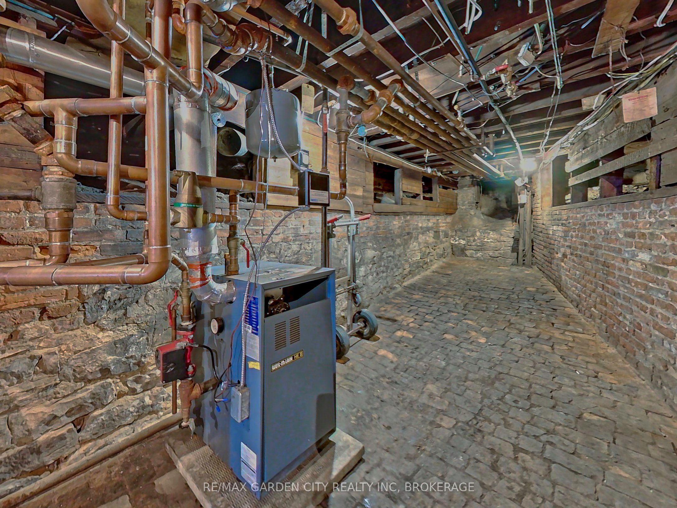 37 Church St Property Photo 29