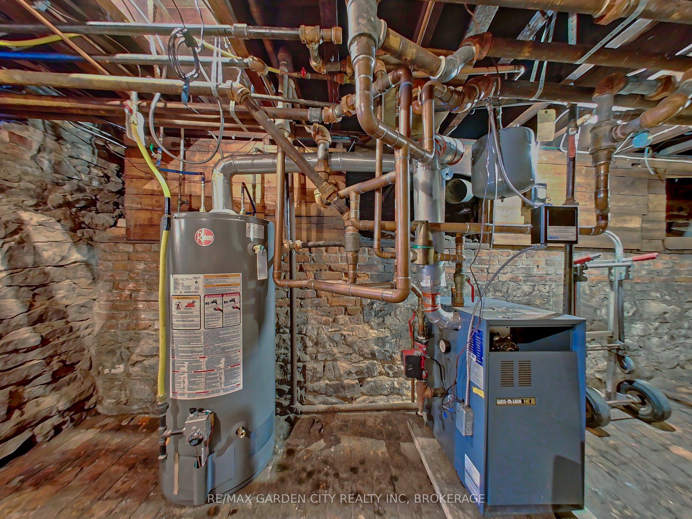 37 Church St Property Photo 30