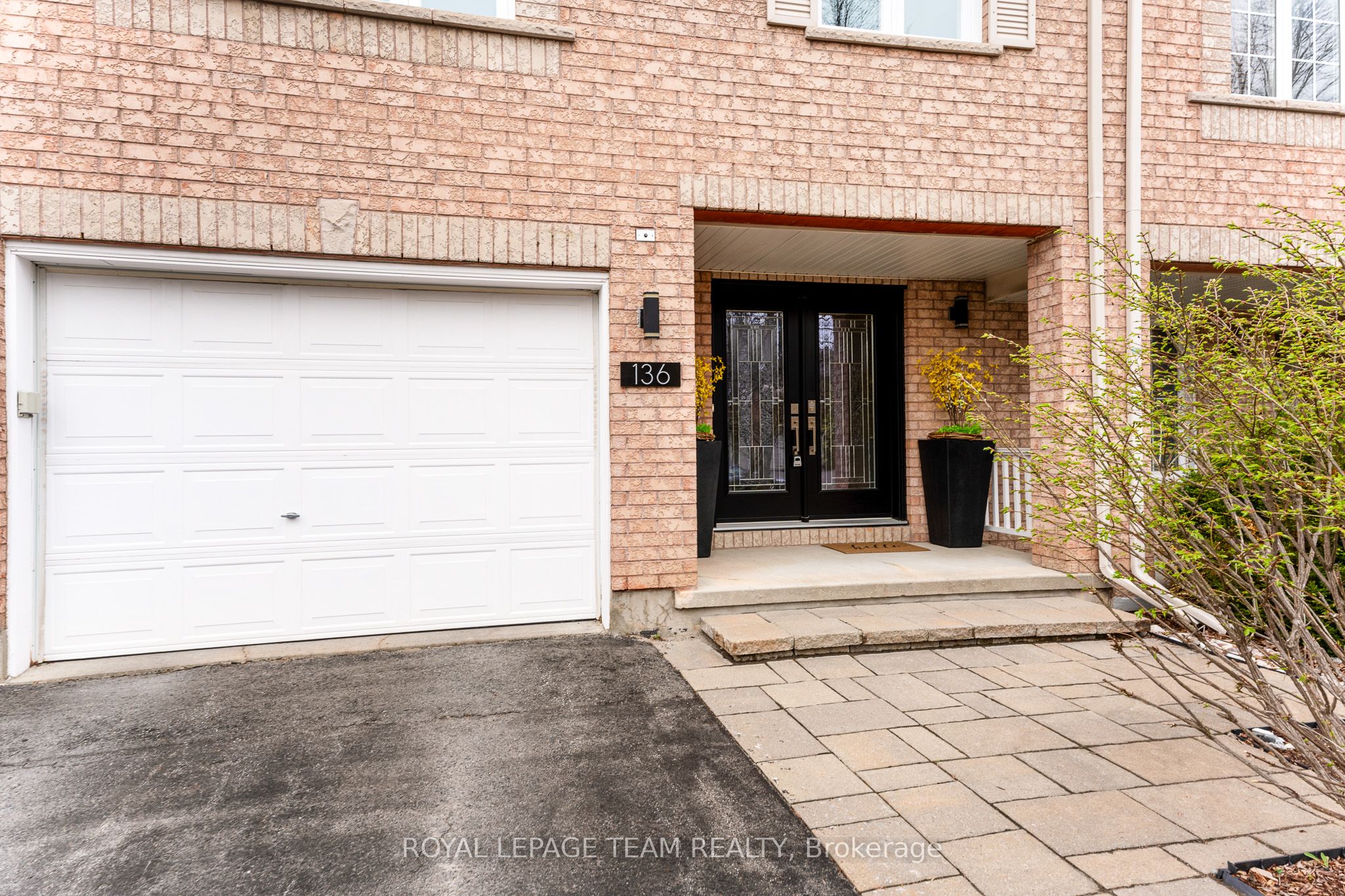 136 Macassa Circle Property Photo 3