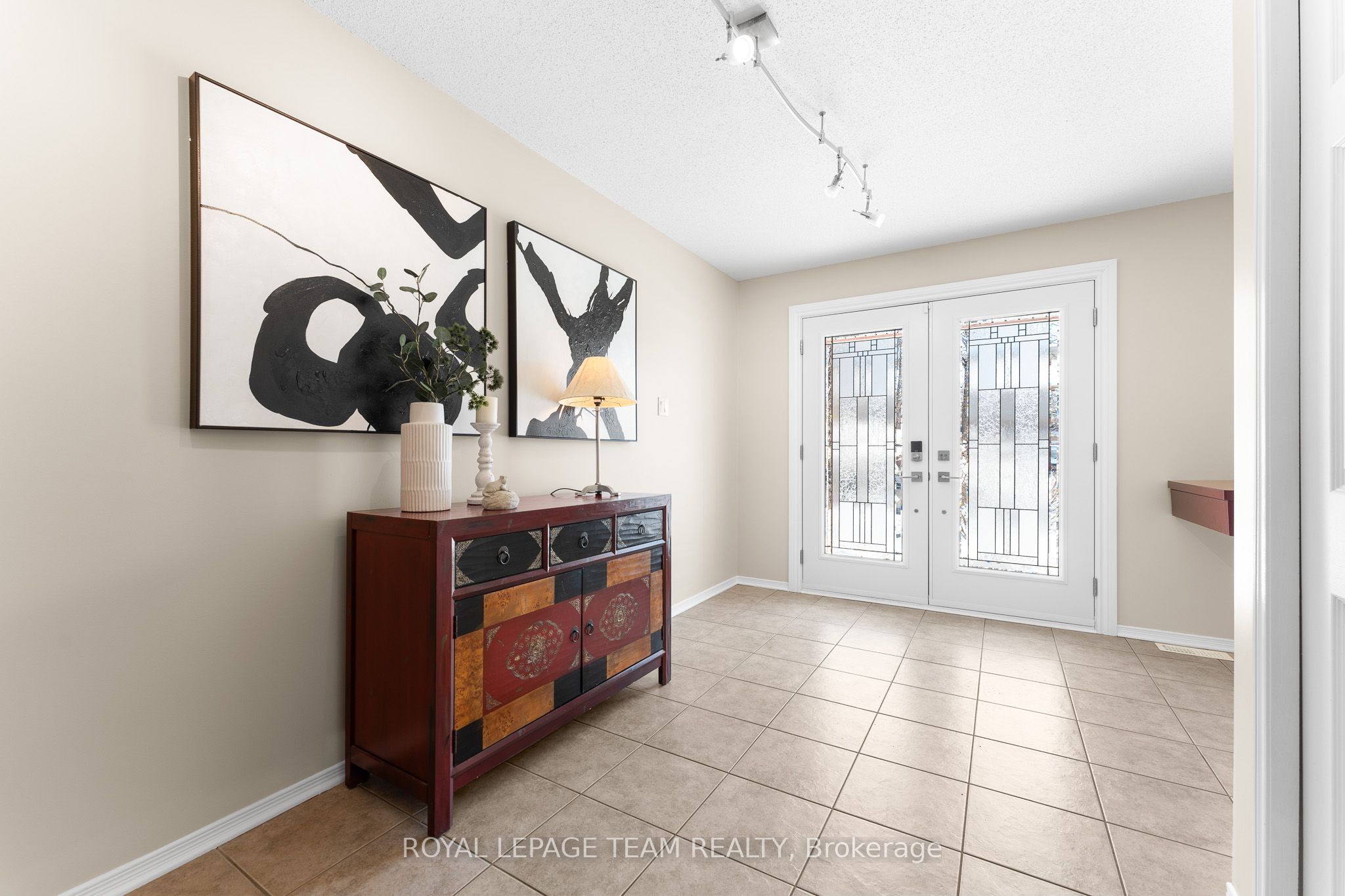 136 Macassa Circle Property Photo 4