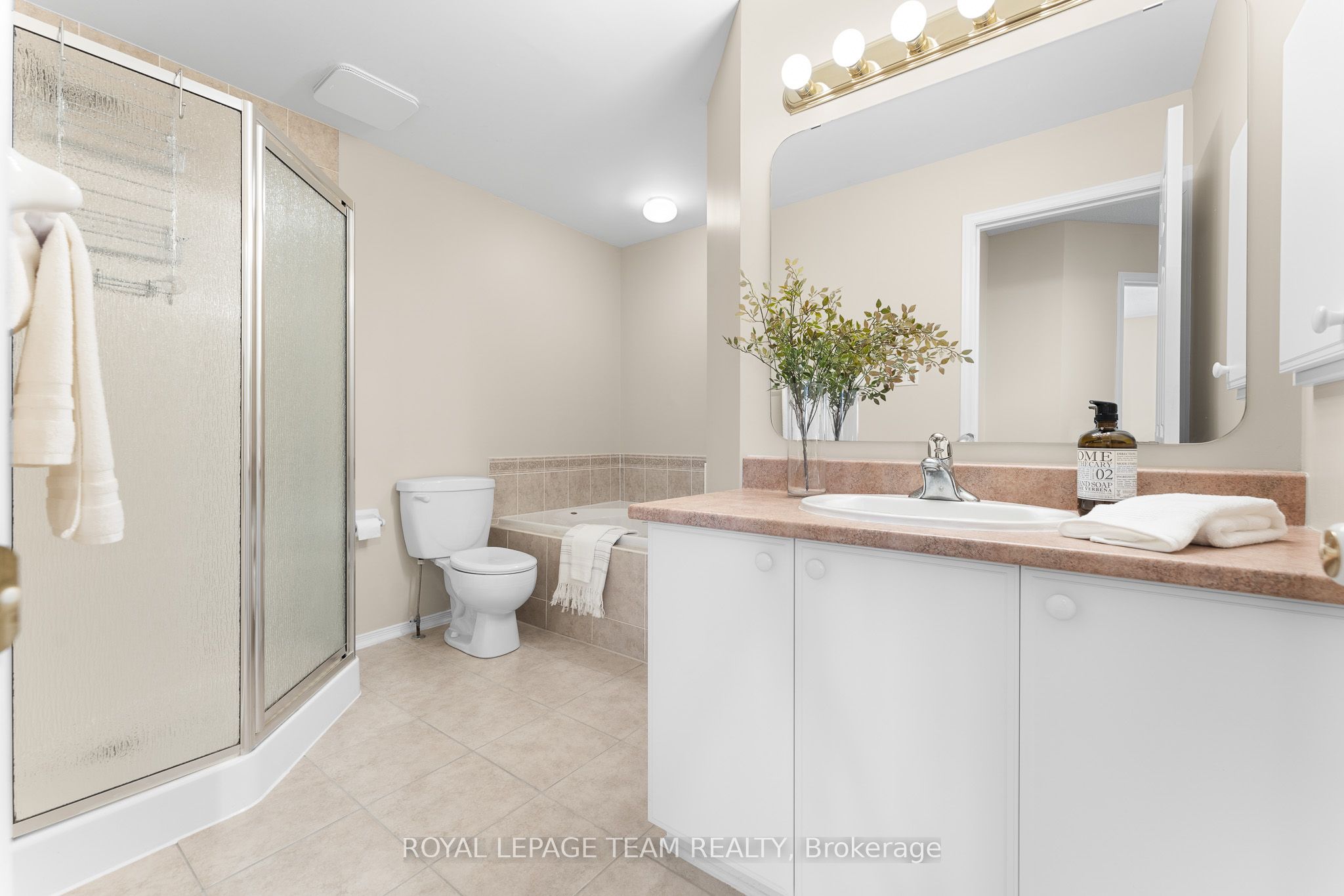136 Macassa Circle Property Photo 23