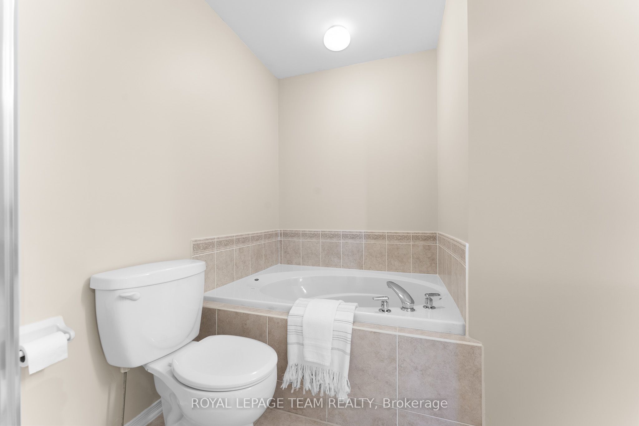 136 Macassa Circle Property Photo 24