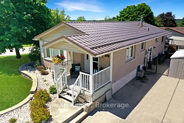 12 Karin Crescent Property Photo 1