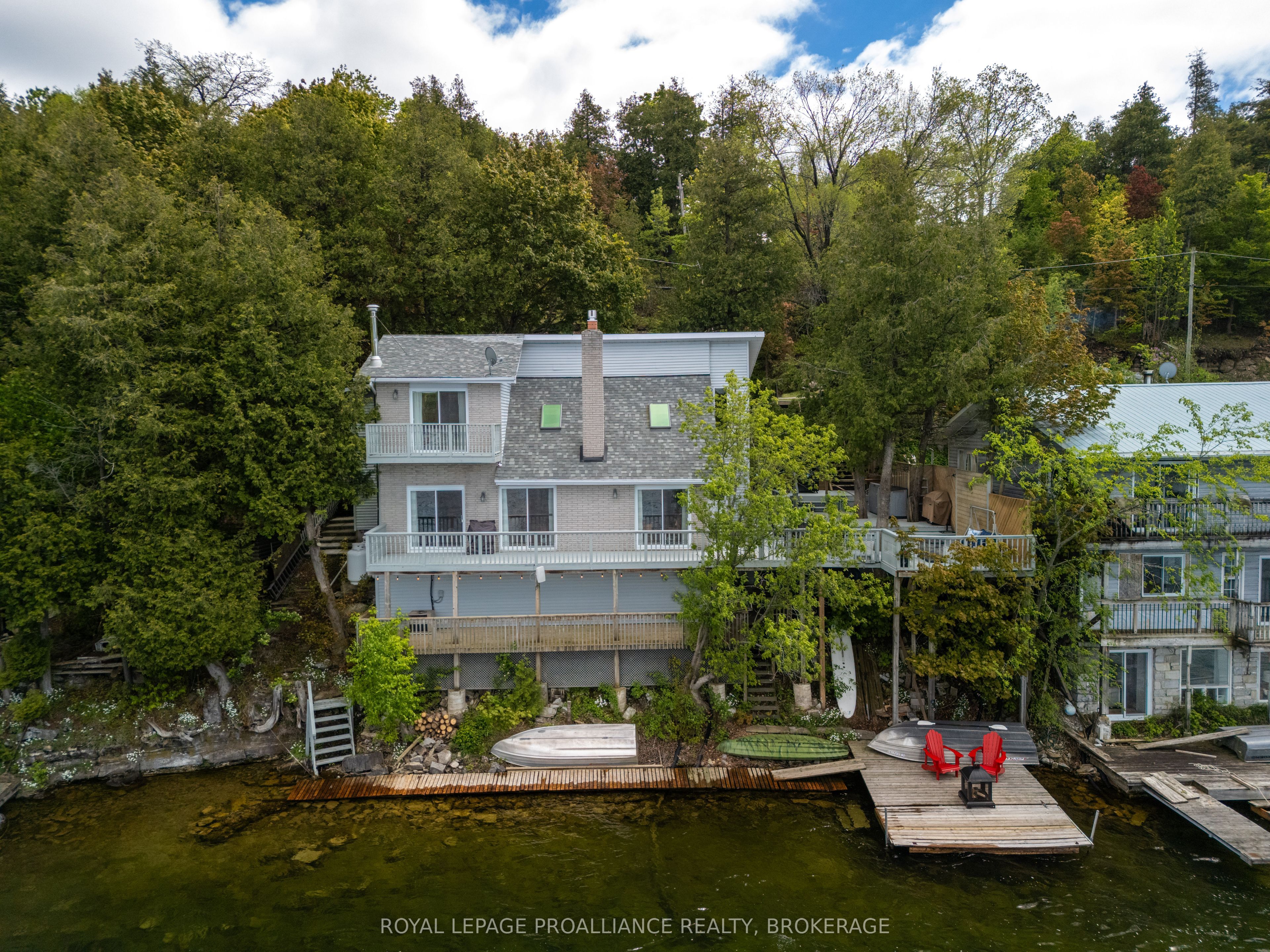 1020 Lark Lane Property Photo 1
