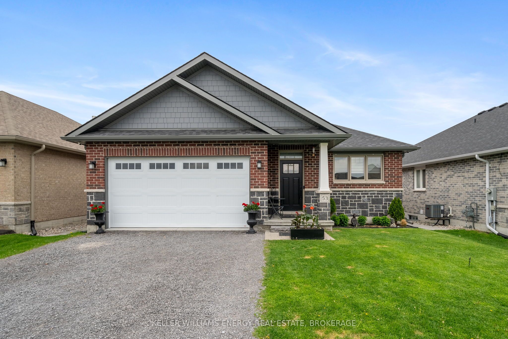 53 Mercedes Dr Property Photo 1