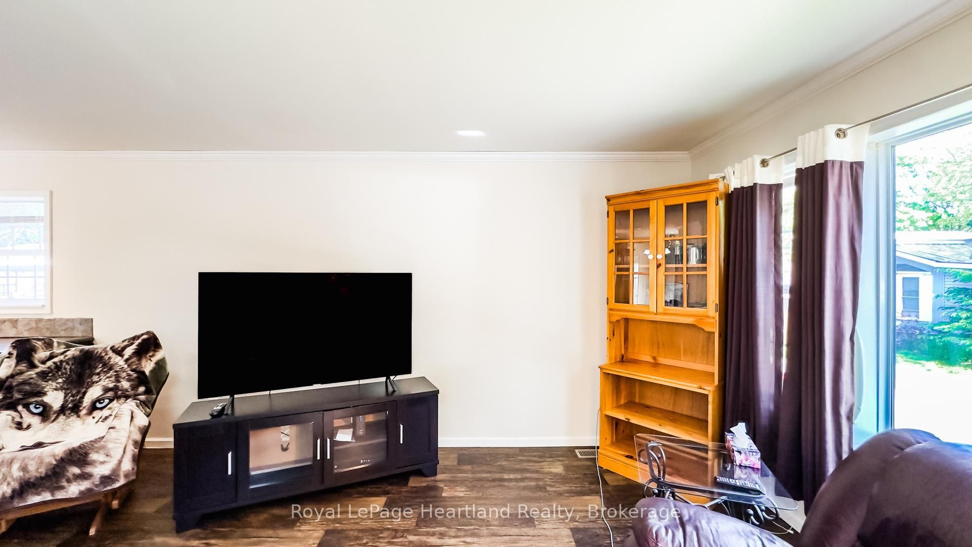 10 Bloomsbury Dr Property Photo 16