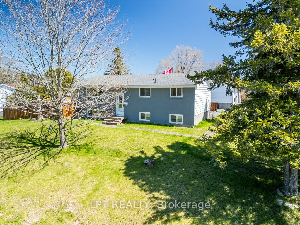 3 Deerfield St Property Photo 1